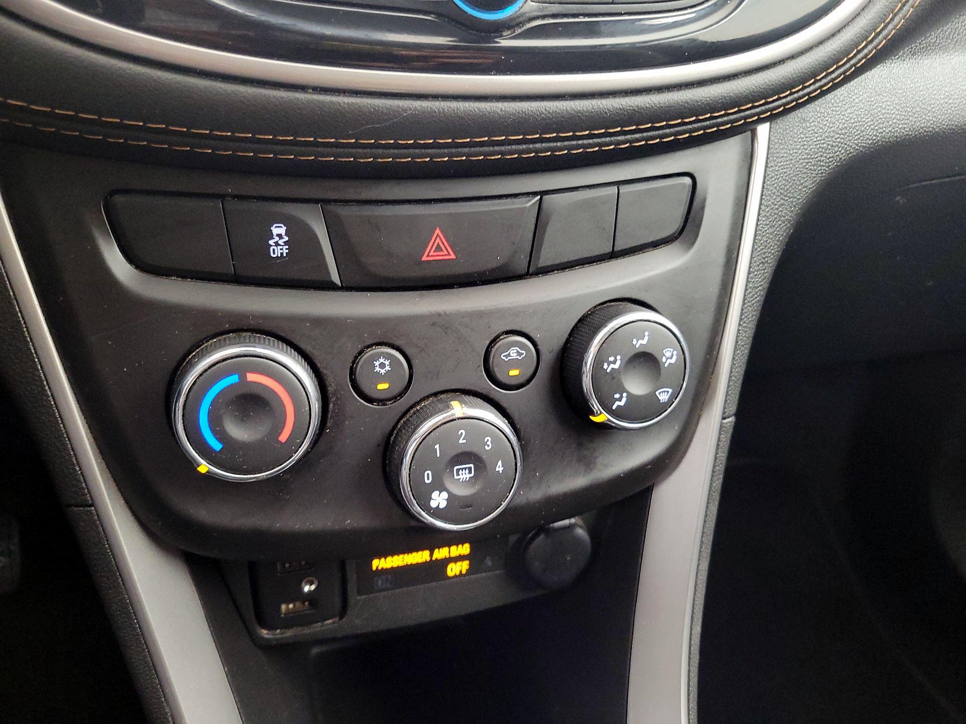 Thumbnail: 2020 Chevrolet Trax - 16