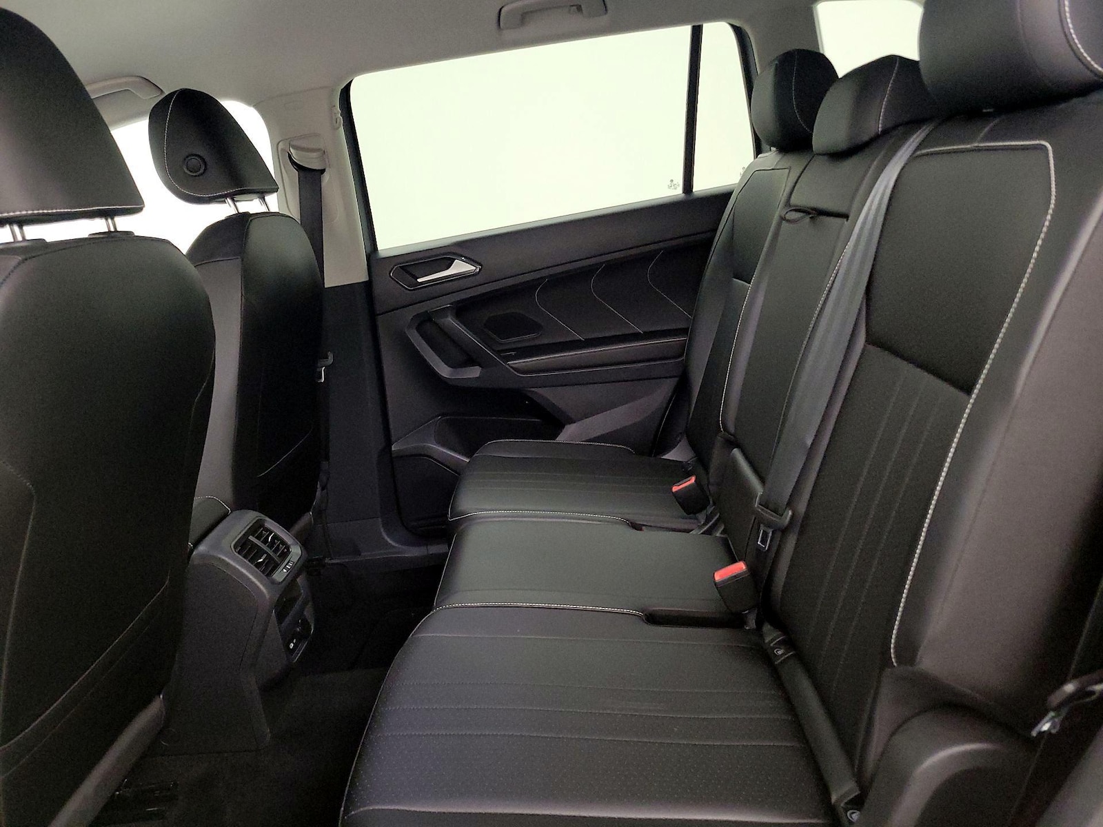 2022 Volkswagen Tiguan SE - Photo 20