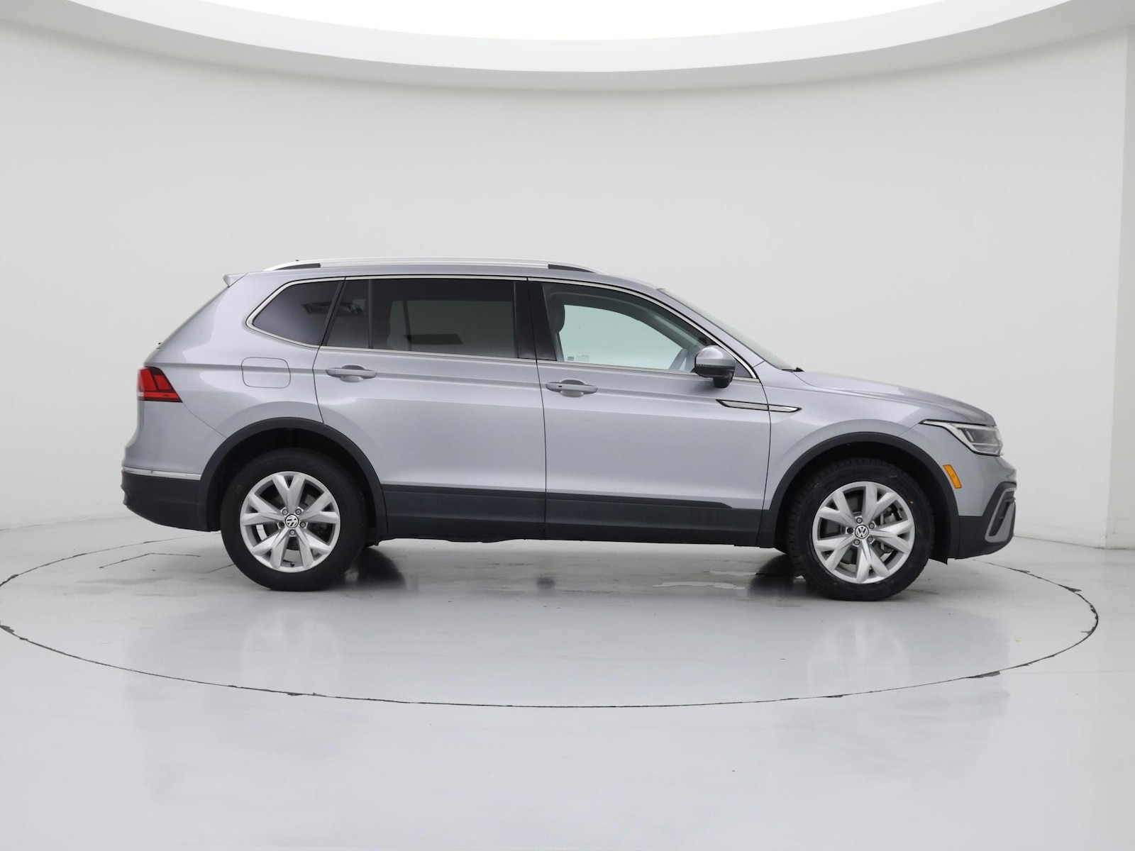 2022 Volkswagen Tiguan SE - Photo 8