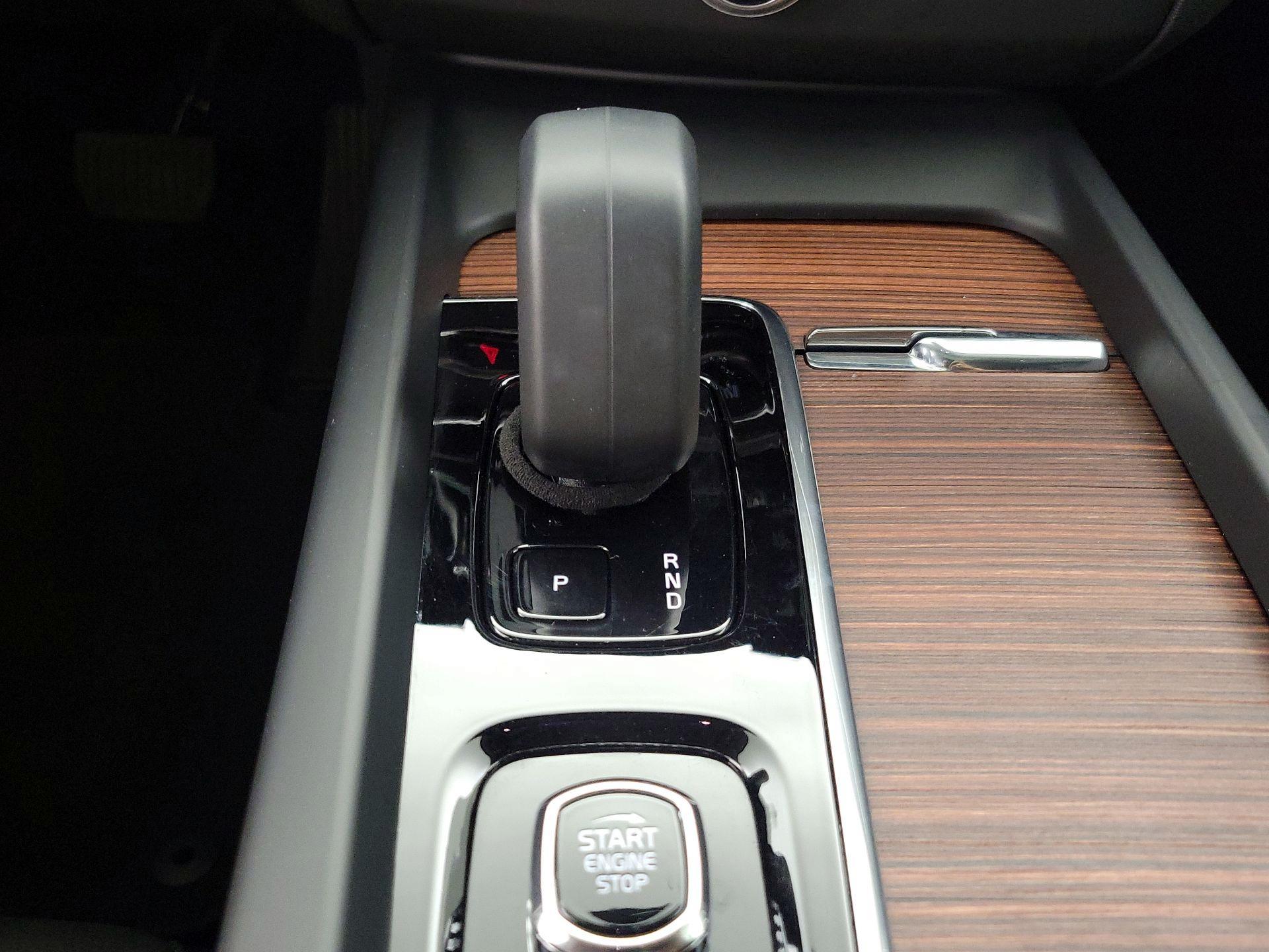 Thumbnail: 2023 Volvo XC60 - 17