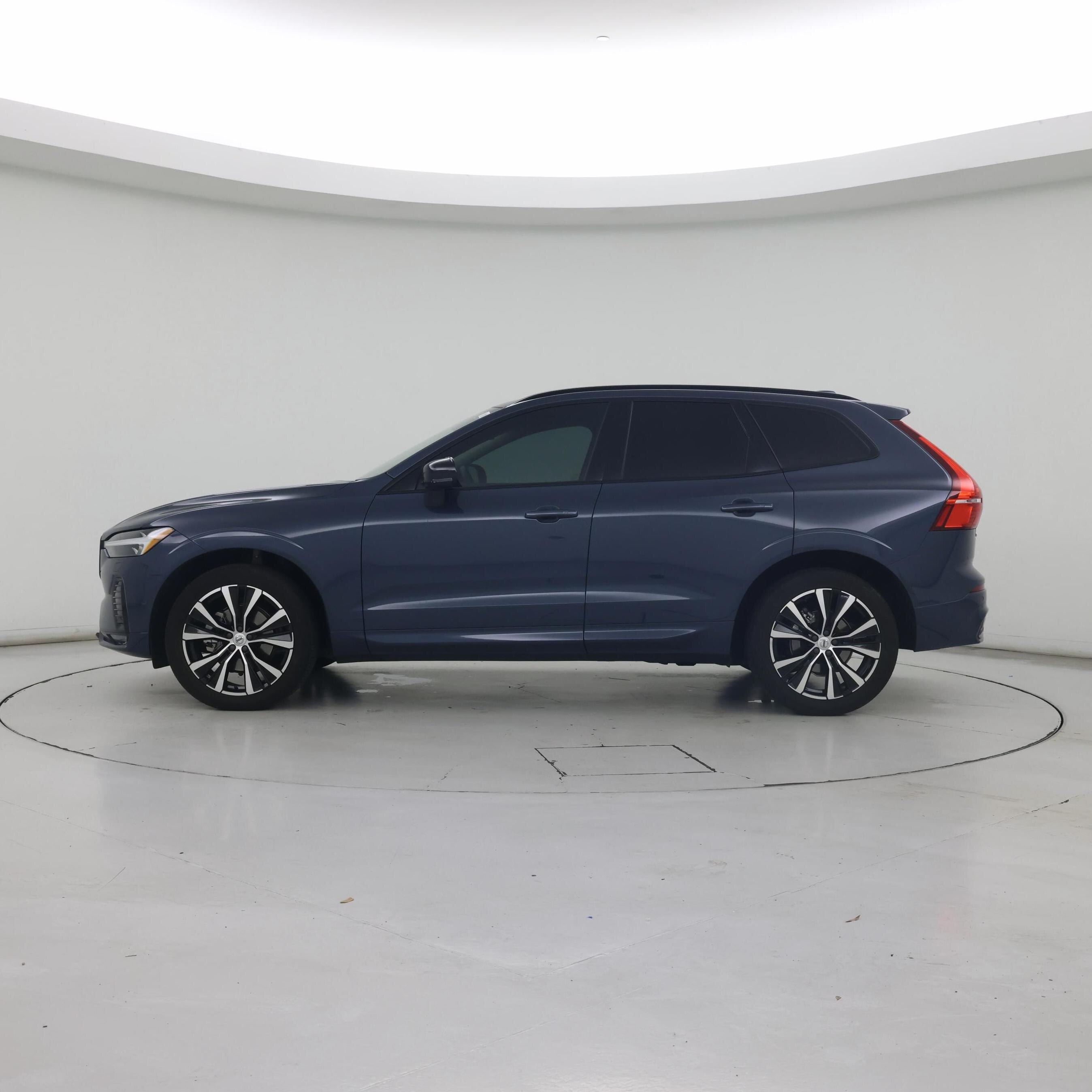 Thumbnail: 2023 Volvo XC60 - 3