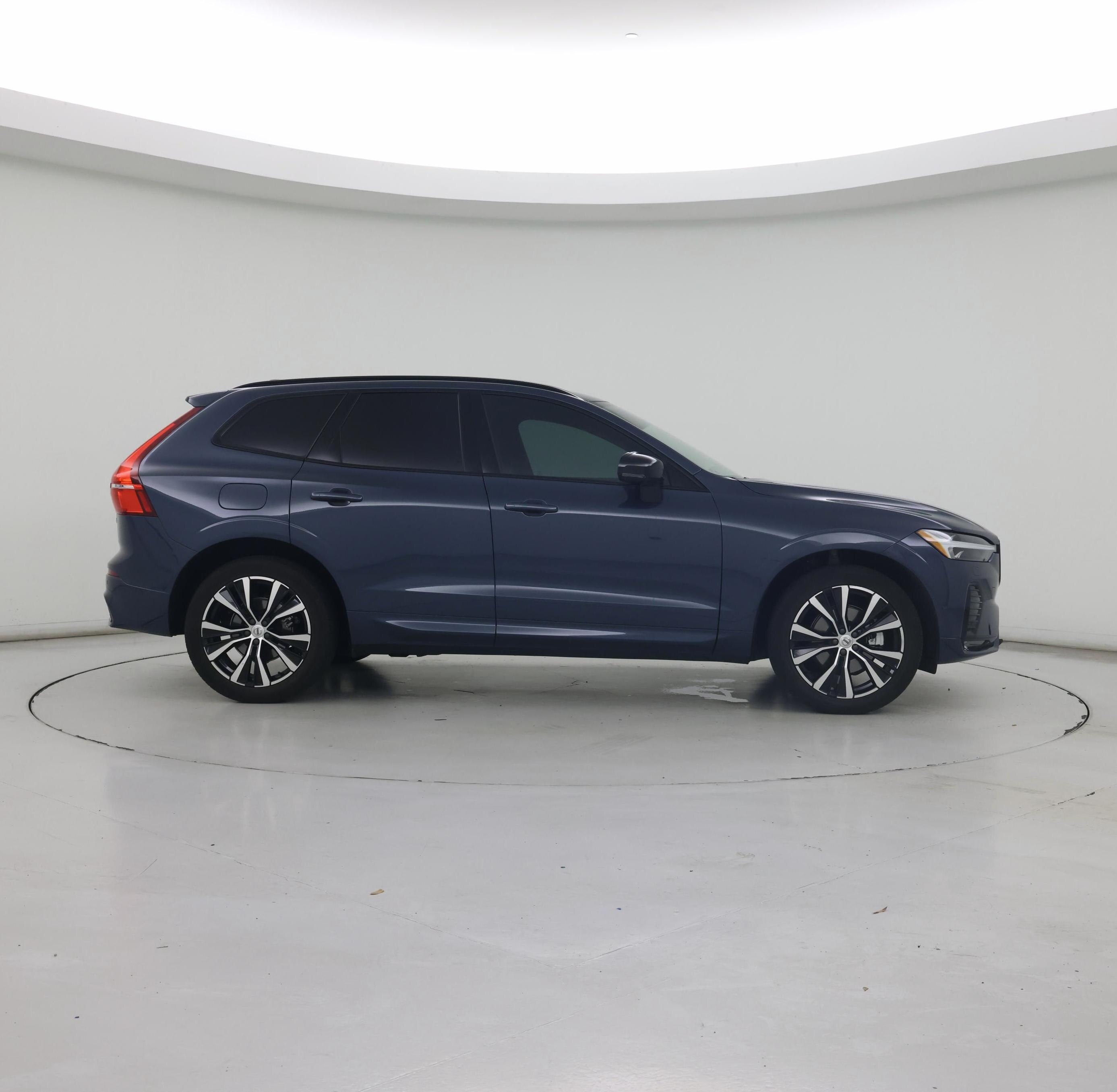 Thumbnail: 2023 Volvo XC60 - 7