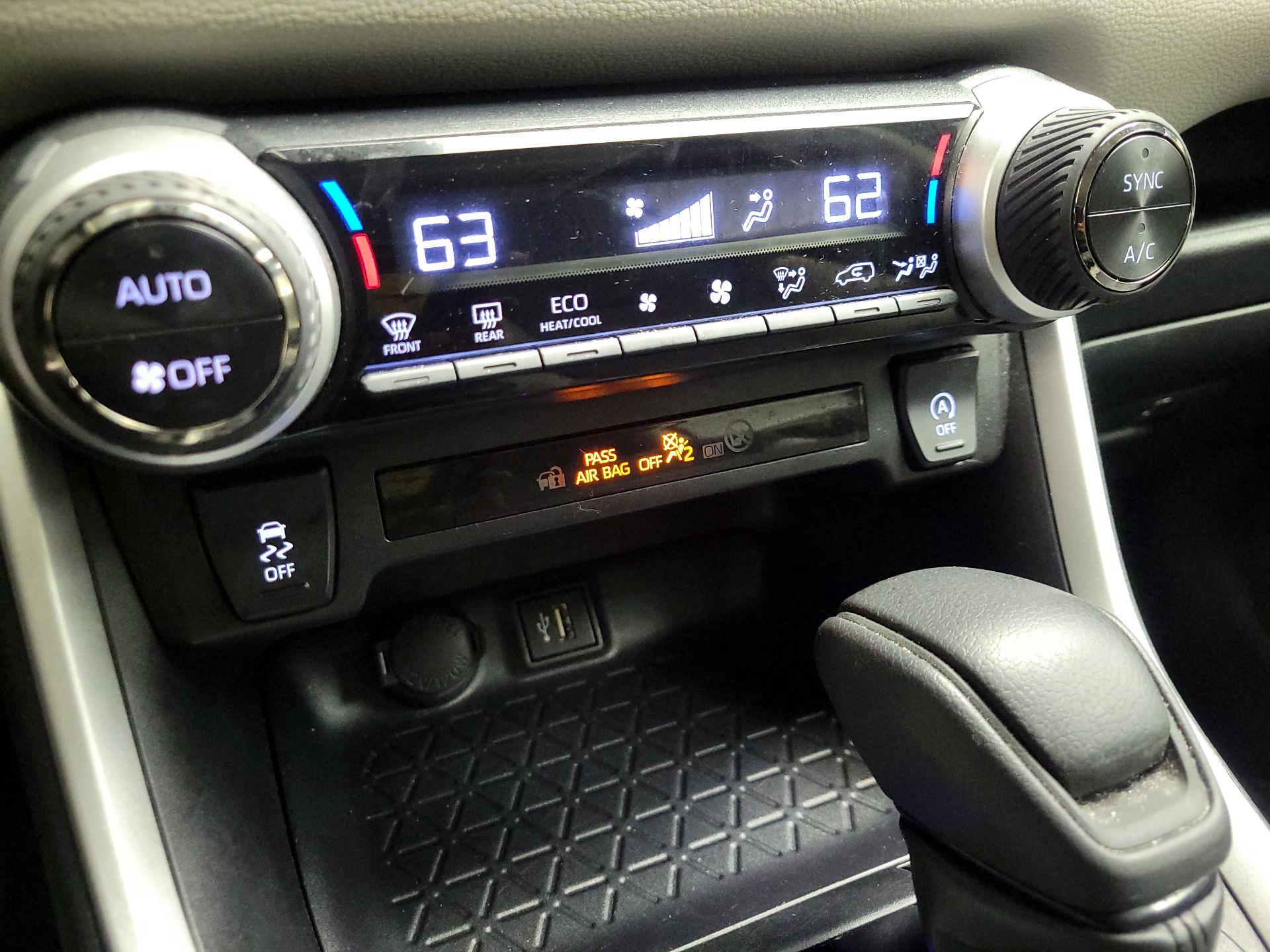 Thumbnail: 2025 Toyota RAV4 - 17