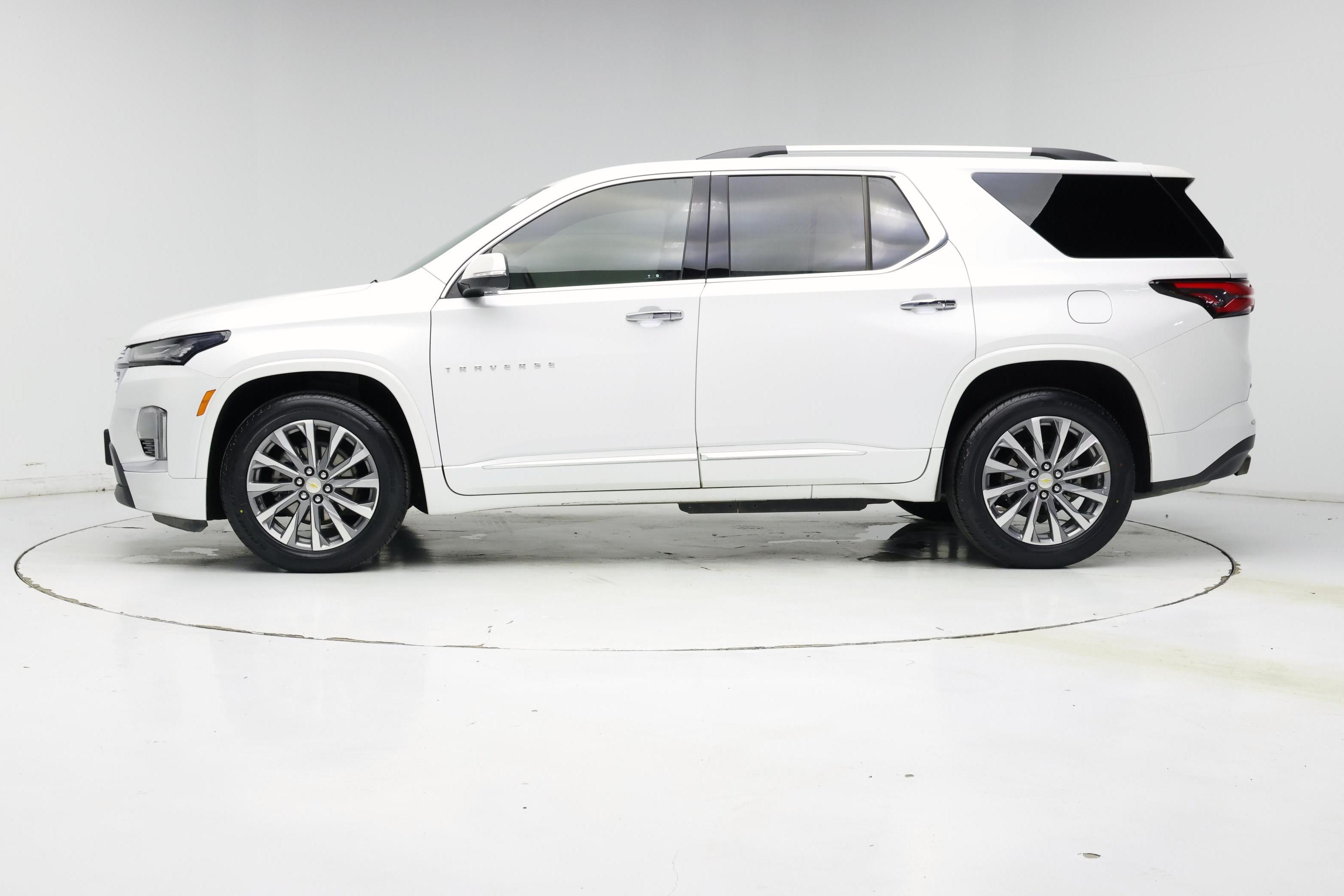 Thumbnail: 2023 Chevrolet Traverse - 3