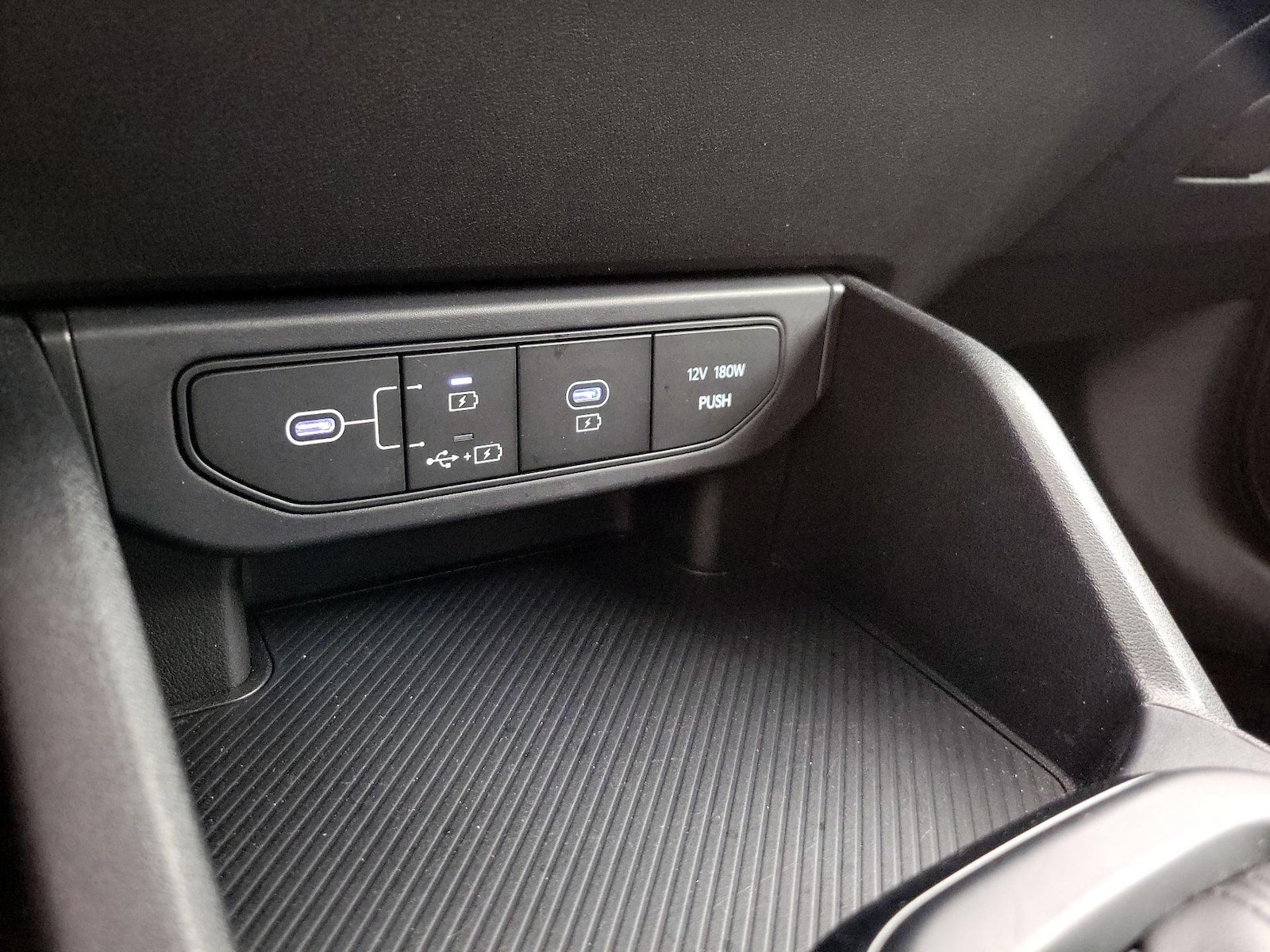 2025 Kia K4 LXS - Photo 19