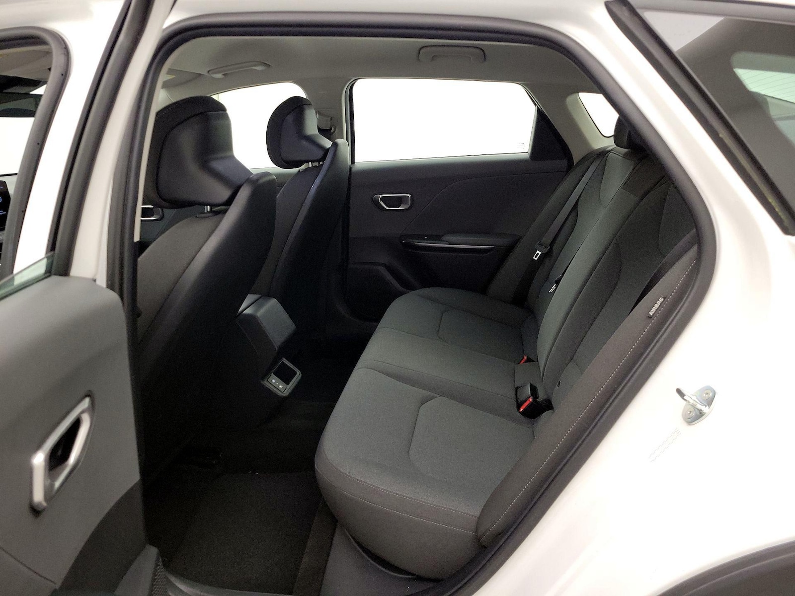 2025 Kia K4 LXS - Photo 20