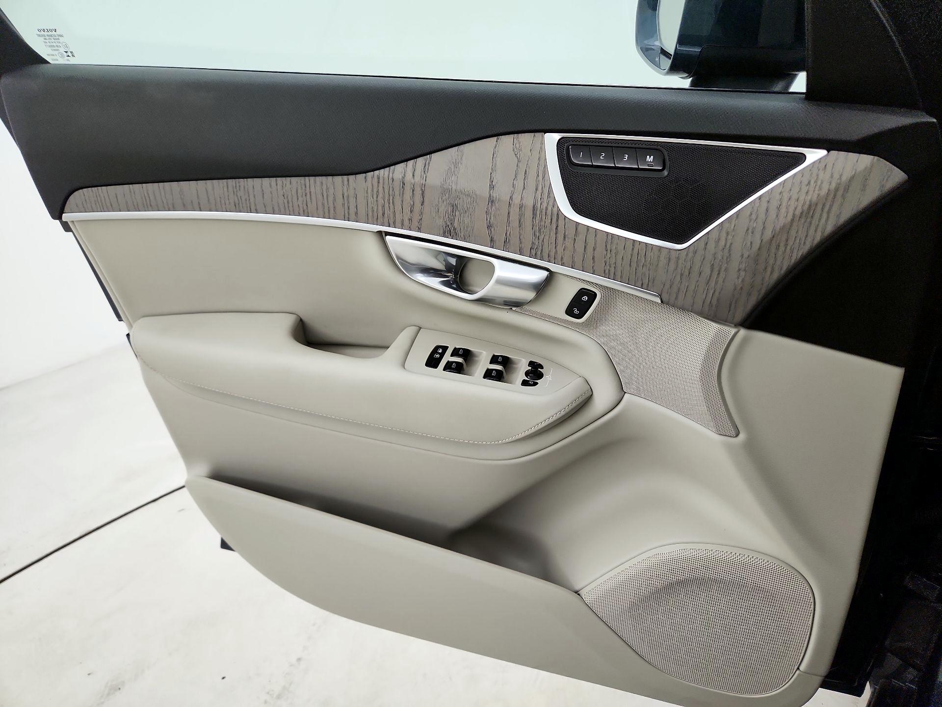 Thumbnail: 2025 Volvo XC90 - 12