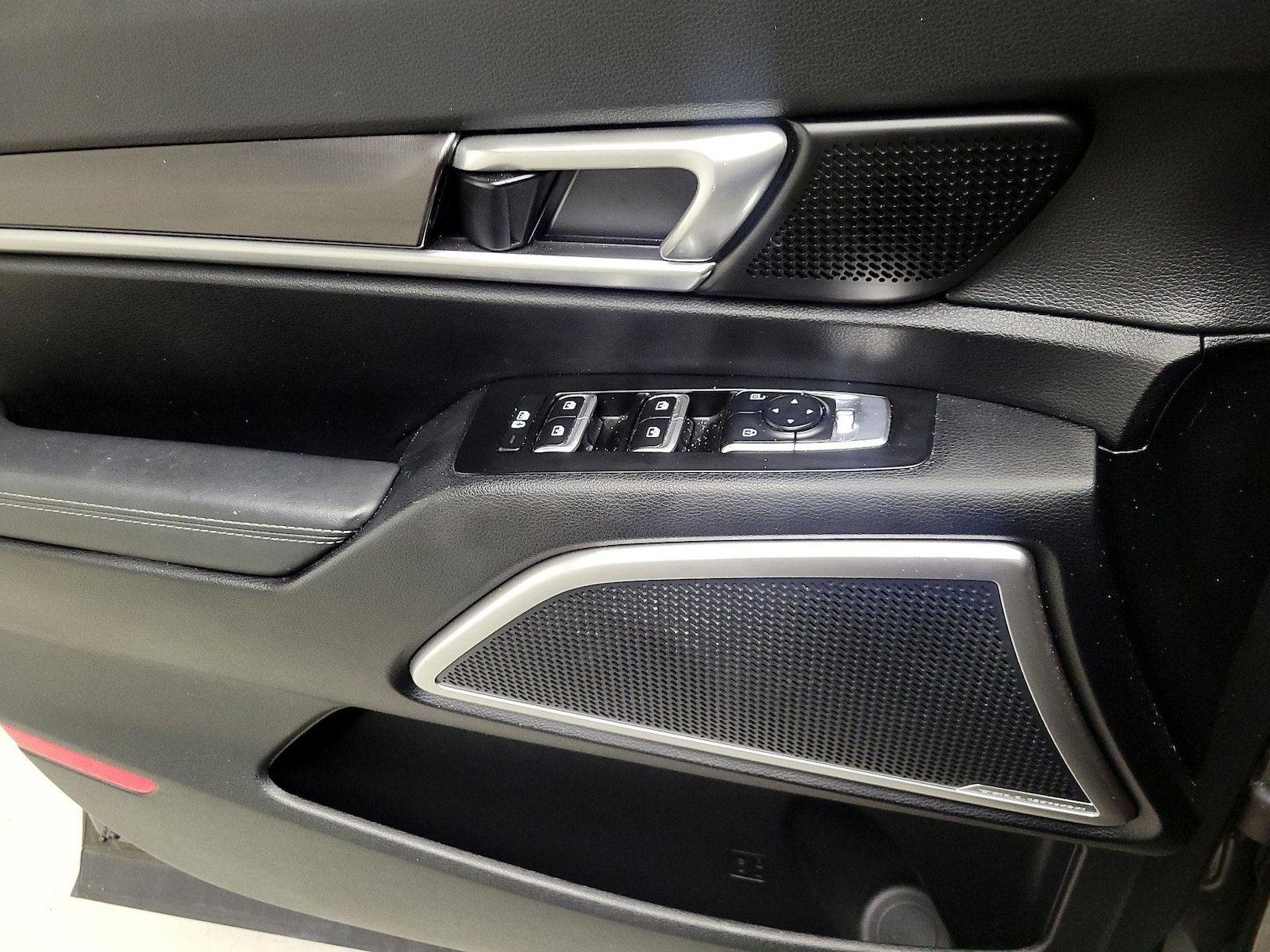 2024 Kia Telluride S - Photo 13