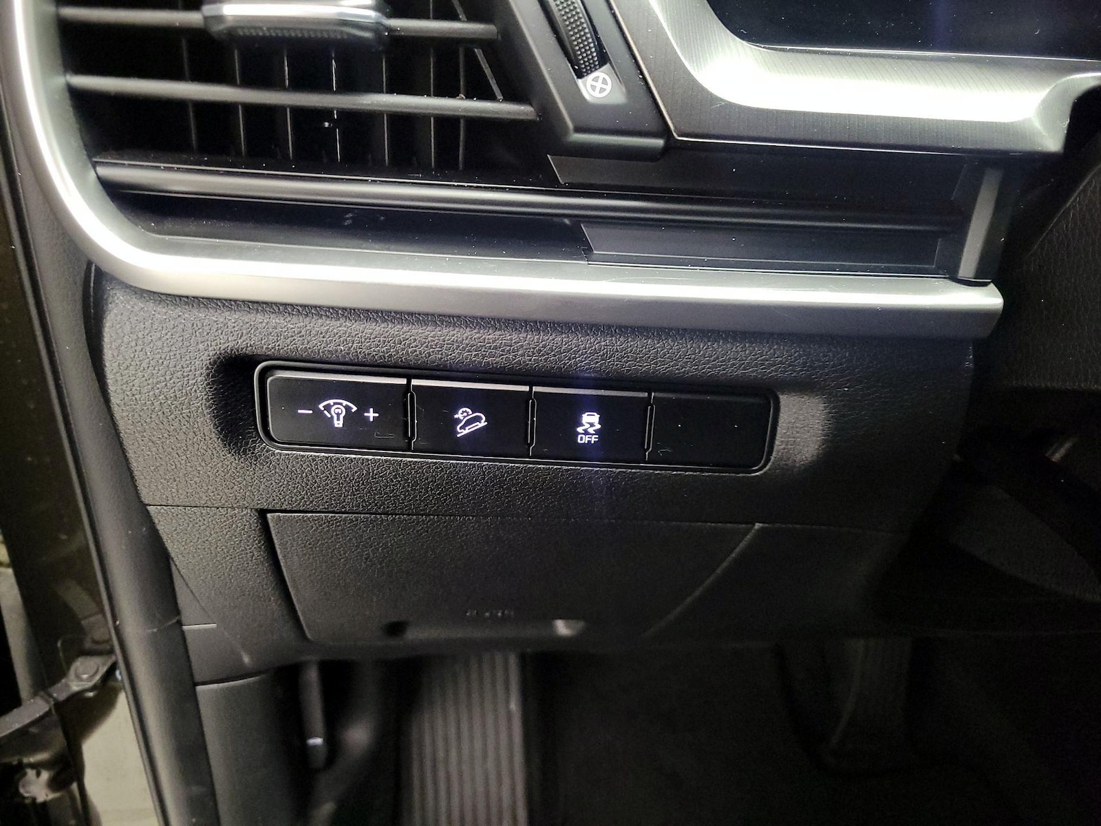 2024 Kia Telluride S - Photo 14