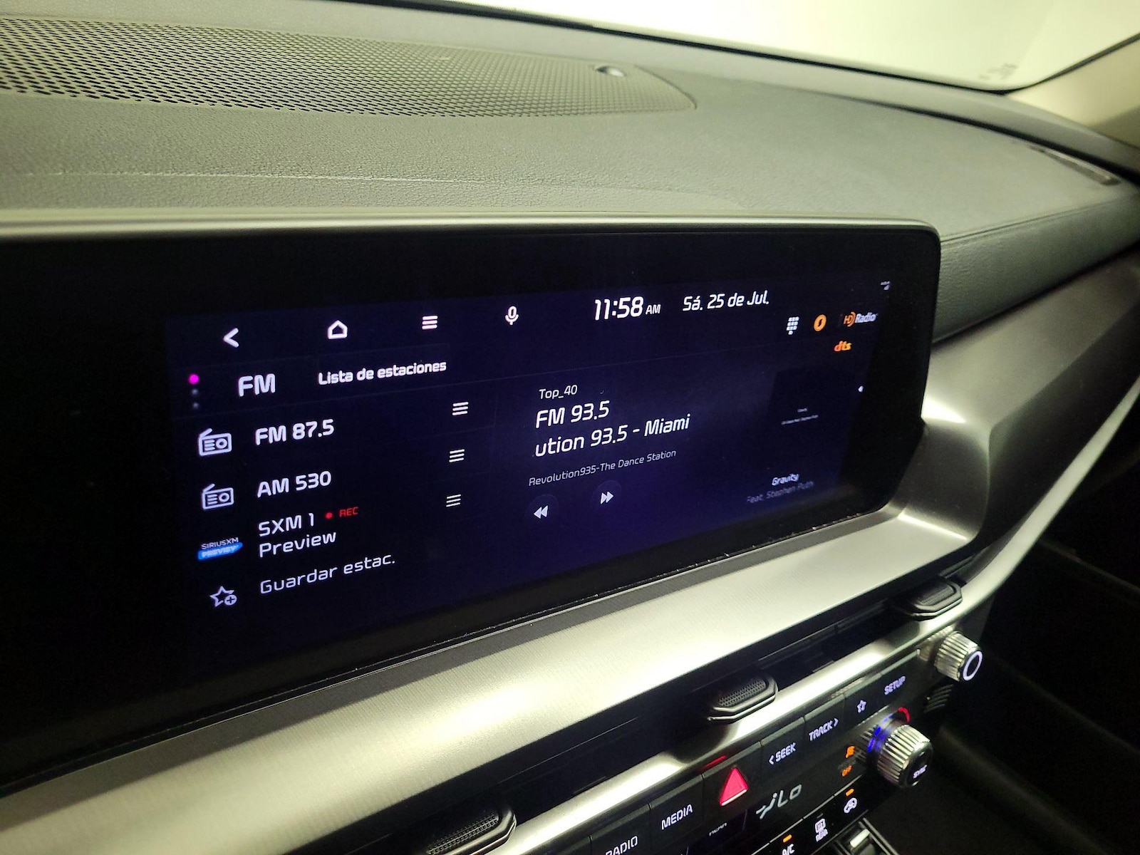 2024 Kia Telluride S - Photo 17