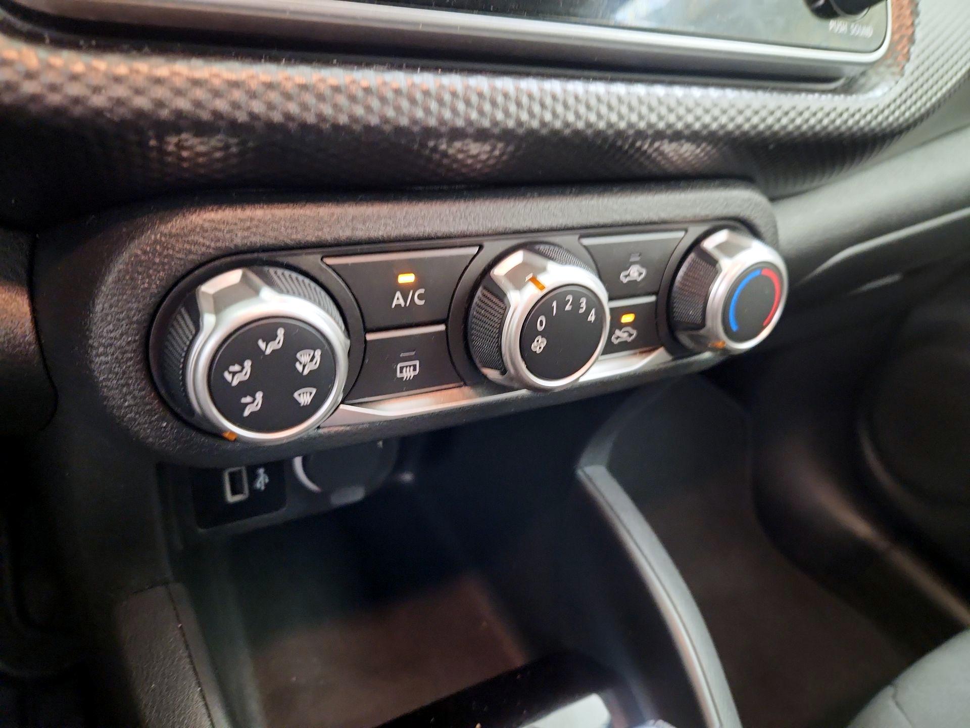 Thumbnail: 2020 Nissan Kicks - 16