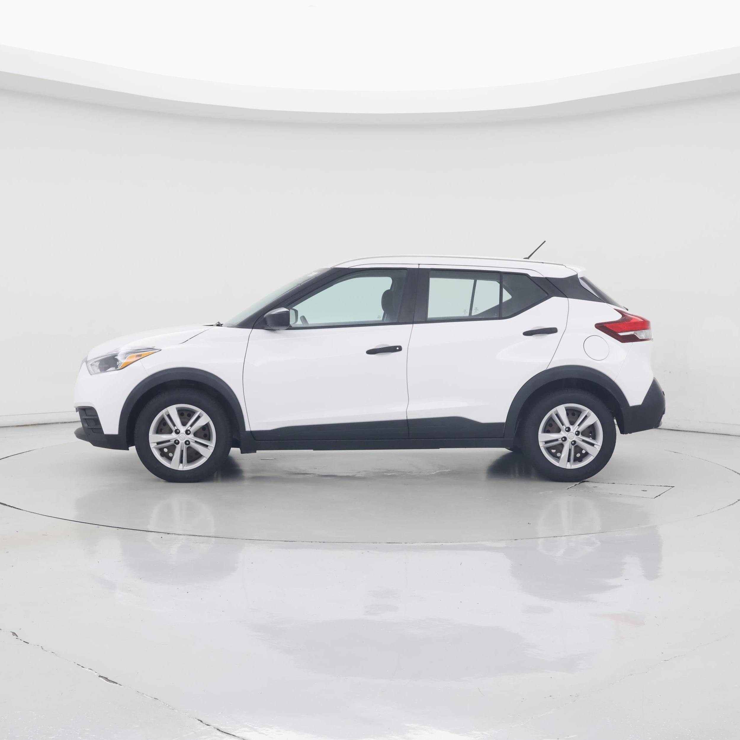 Thumbnail: 2020 Nissan Kicks - 3