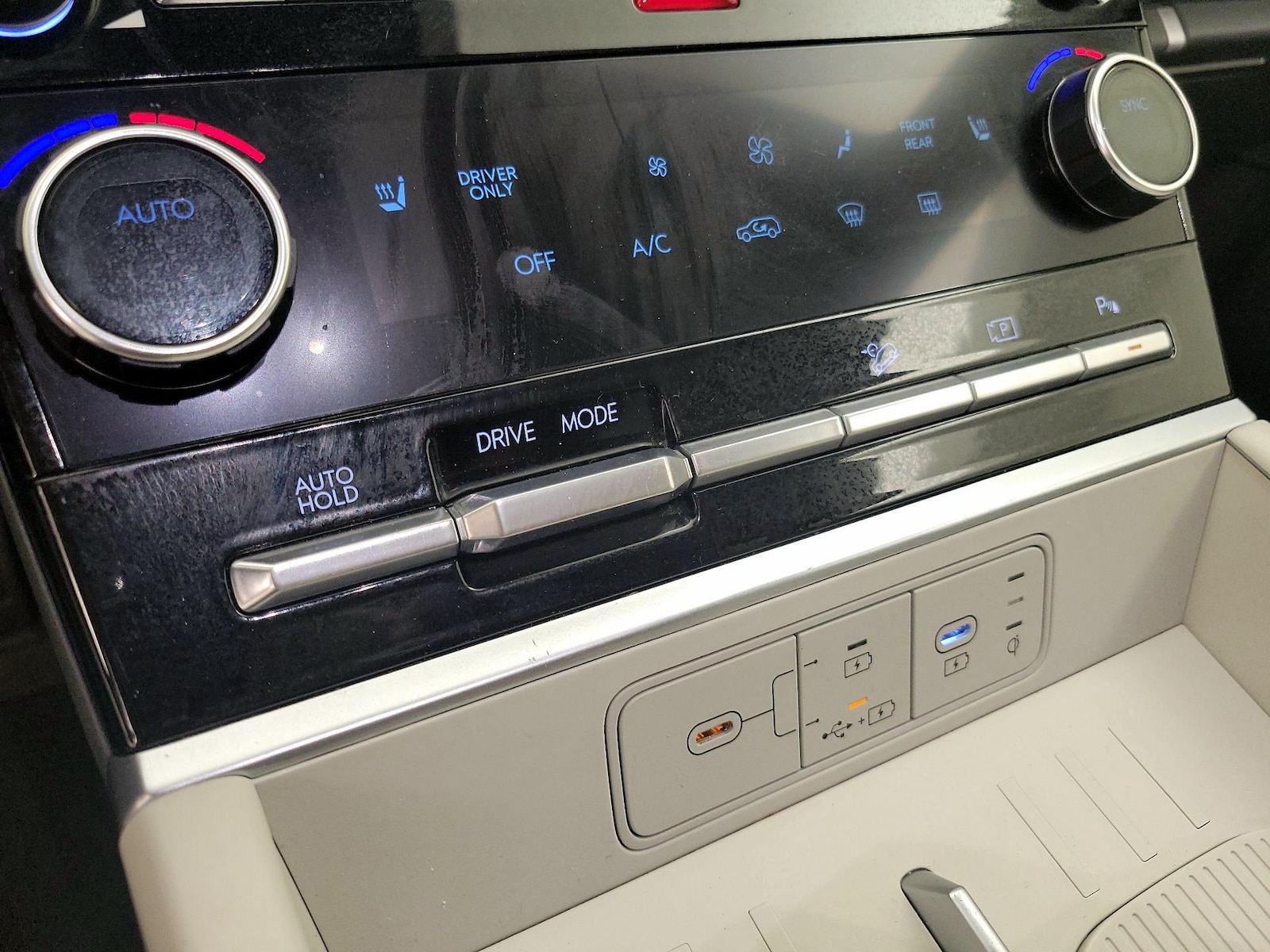 2025 Hyundai Santa Fe SEL - Photo 17