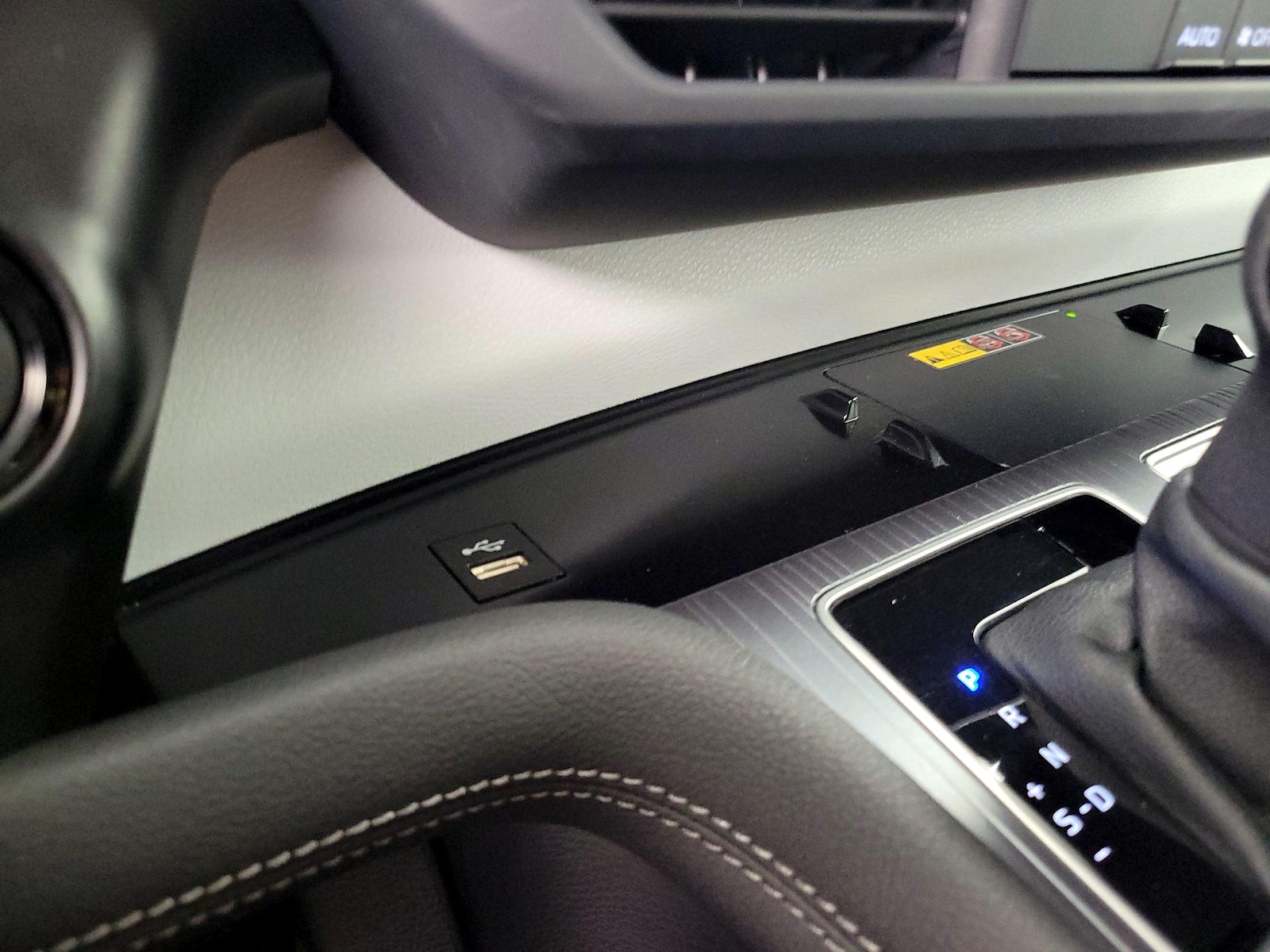 2025 Toyota Sienna LE - Photo 19