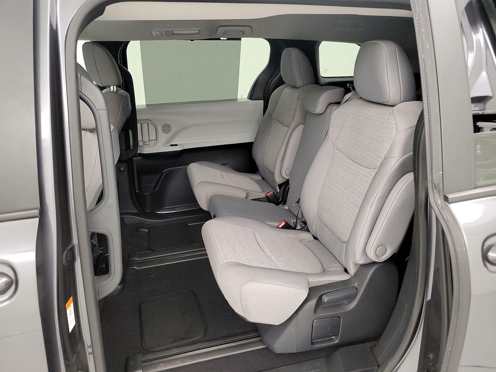 2025 Toyota Sienna LE - Photo 20