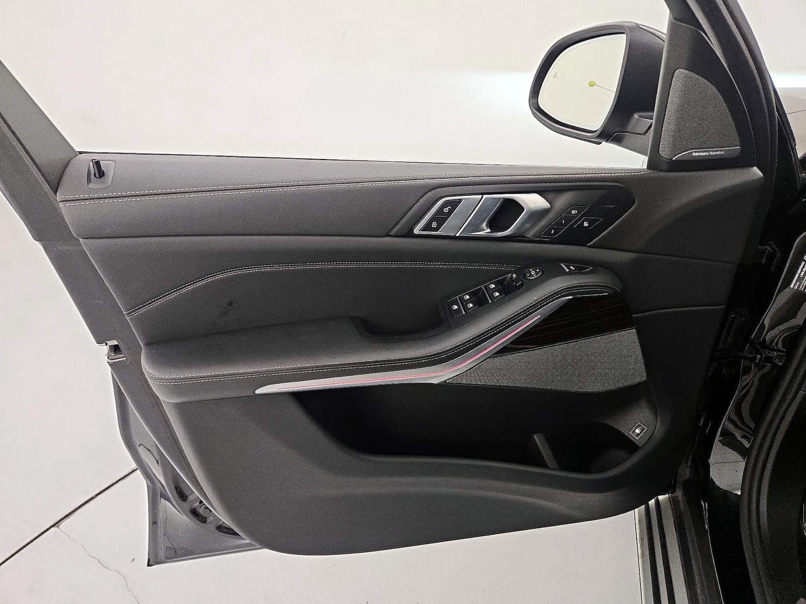 2025 BMW X5 50e - Photo 13