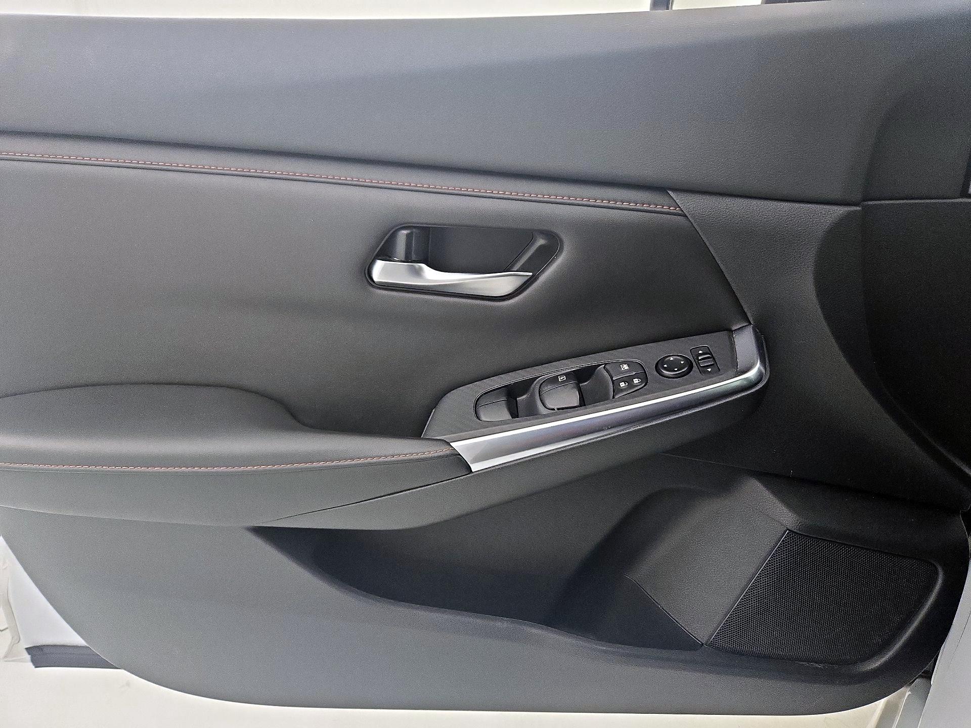 Thumbnail: 2021 Nissan Sentra - 12