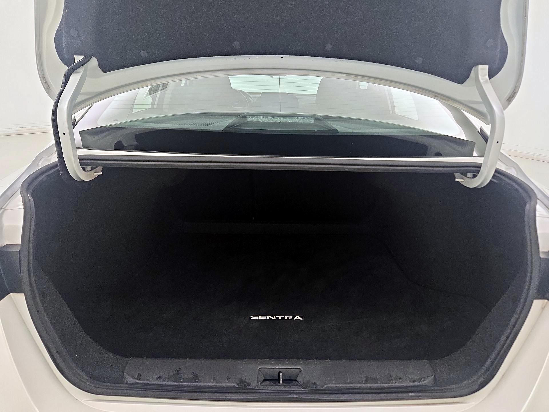 Thumbnail: 2021 Nissan Sentra - 20