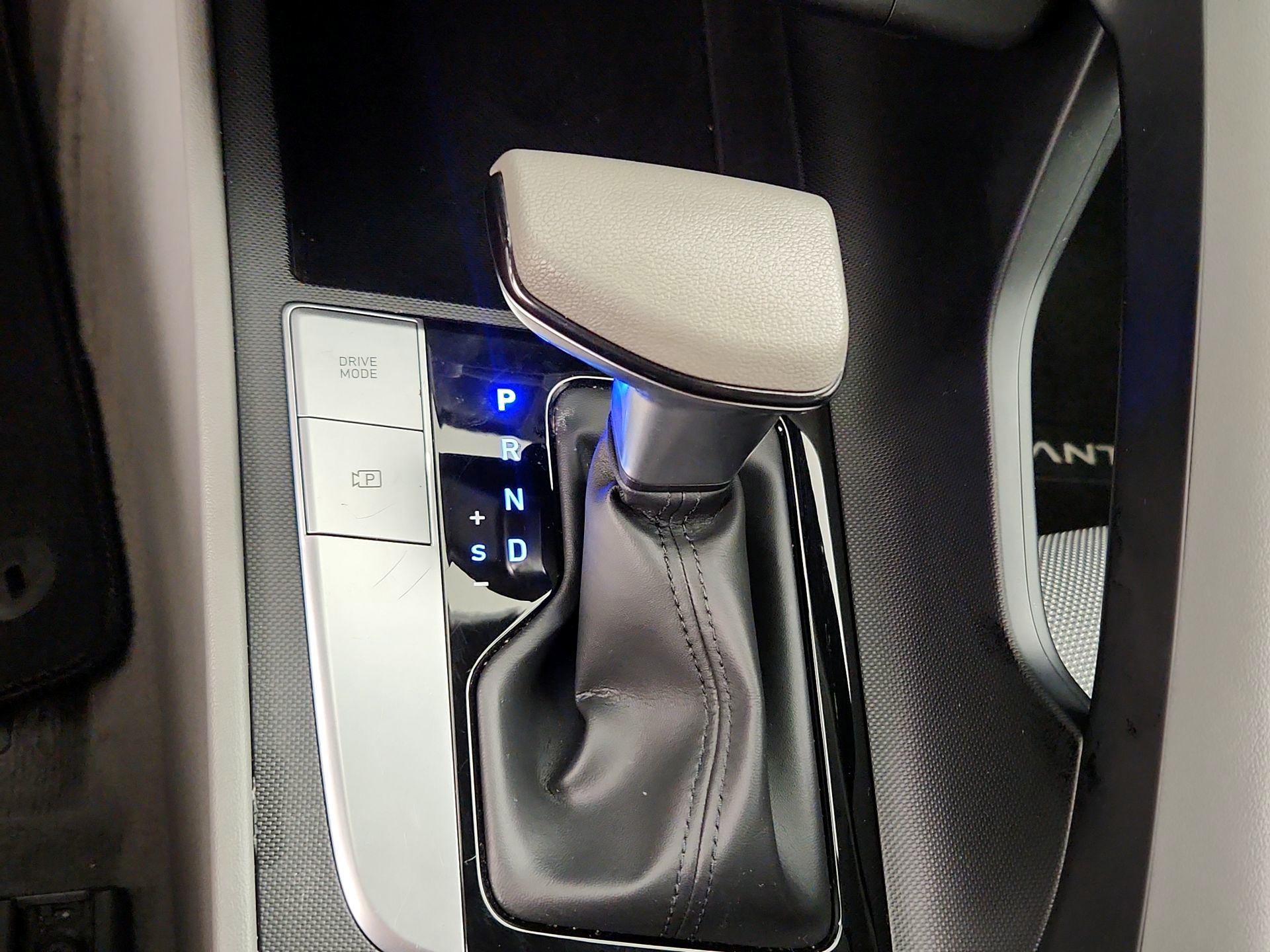 Thumbnail: 2021 Hyundai Elantra - 17