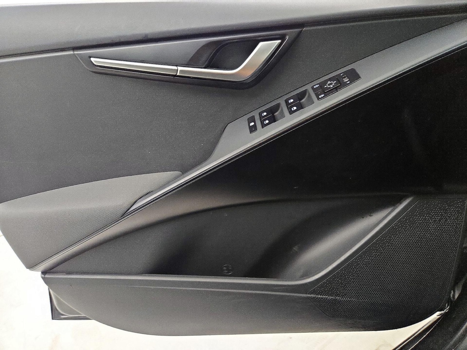 2024 Kia Niro LX - Photo 13