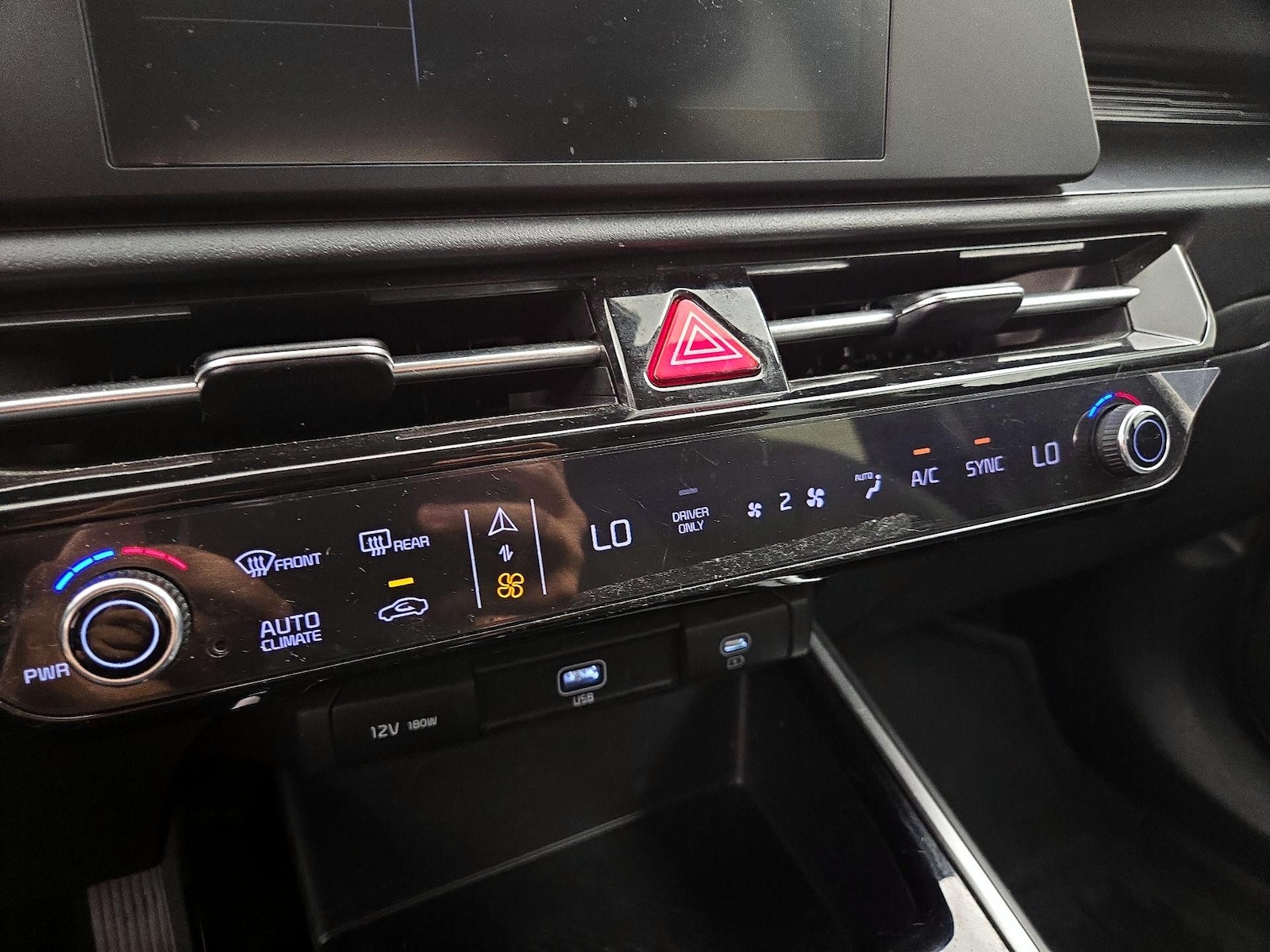 2024 Kia Niro LX - Photo 17