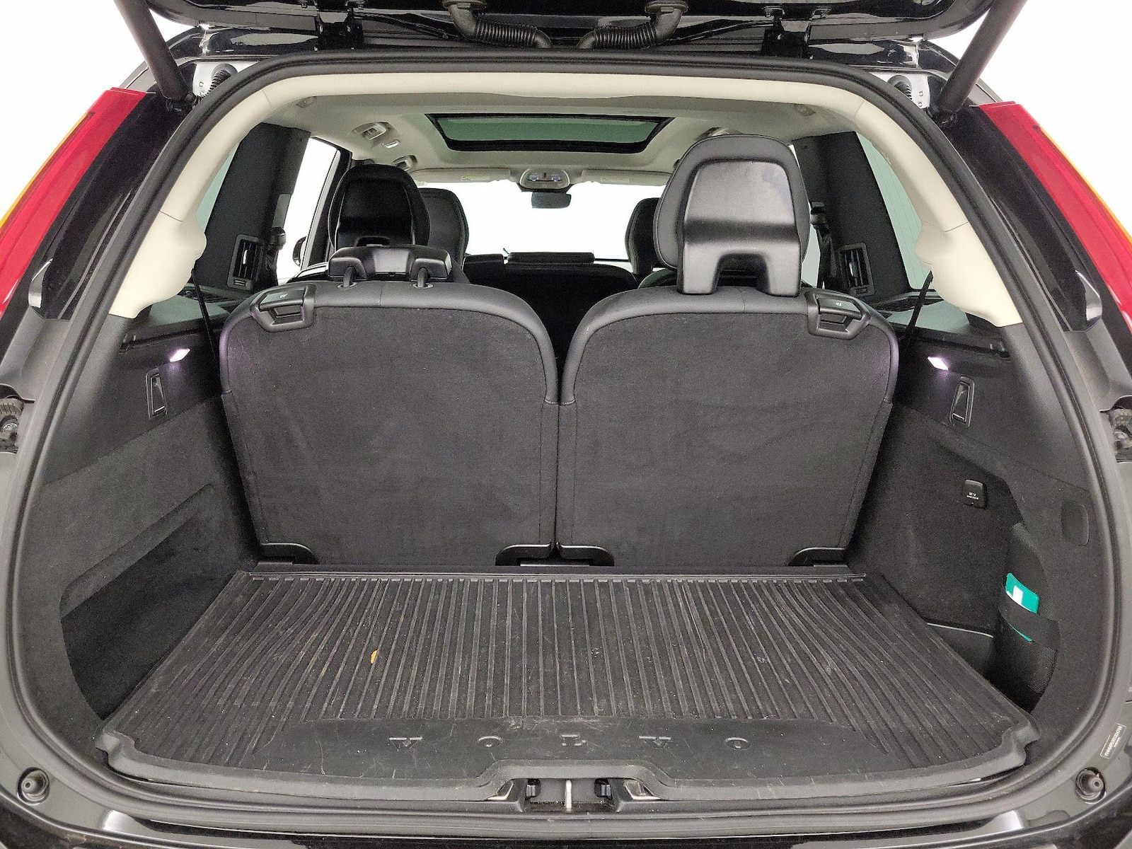 2025 Volvo XC90 Plus - Photo 22