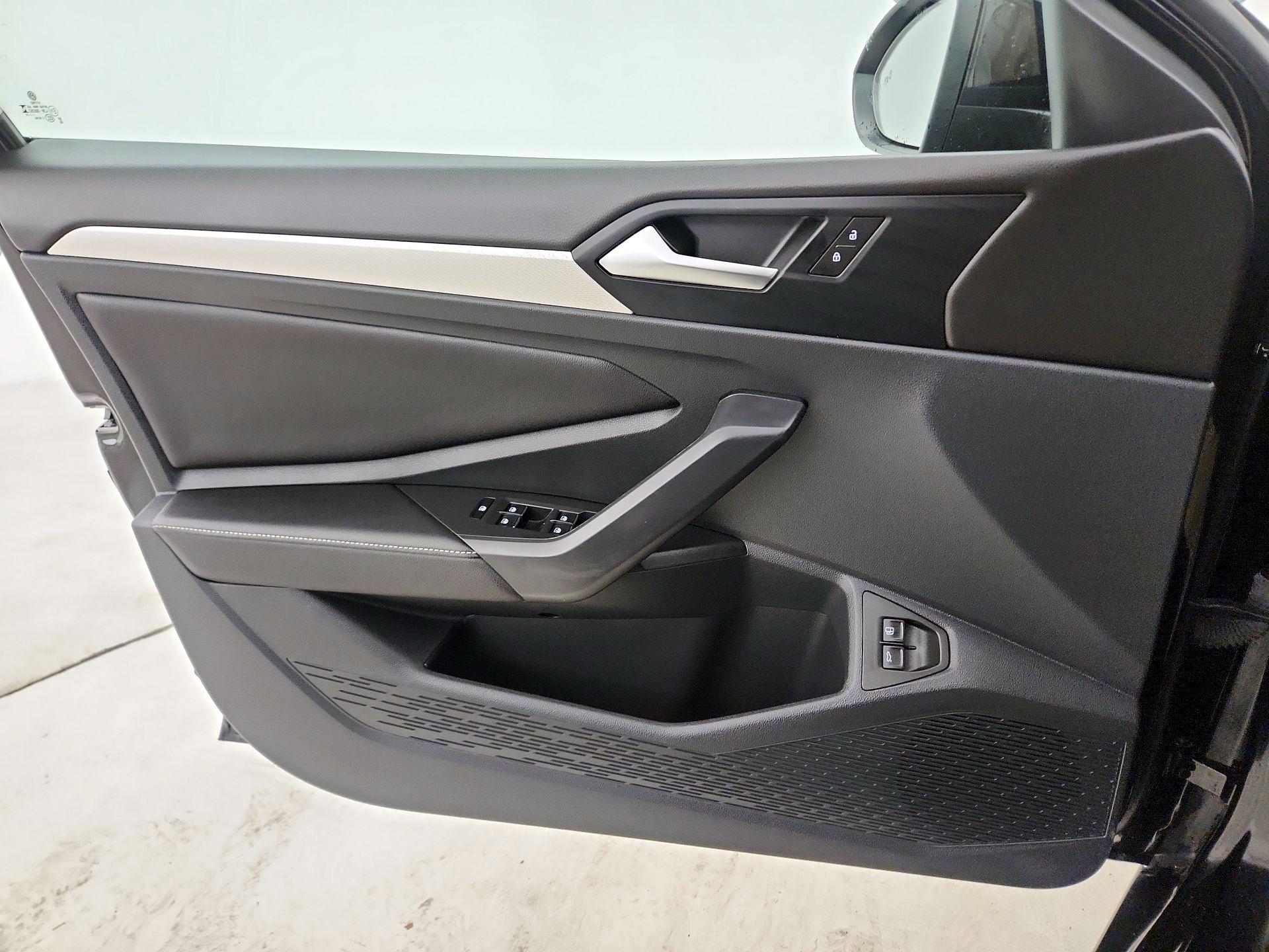 Thumbnail: 2024 Volkswagen Jetta - 12
