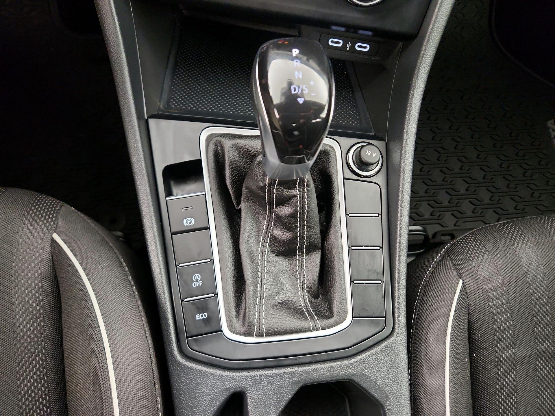 Thumbnail: 2024 Volkswagen Jetta - 17