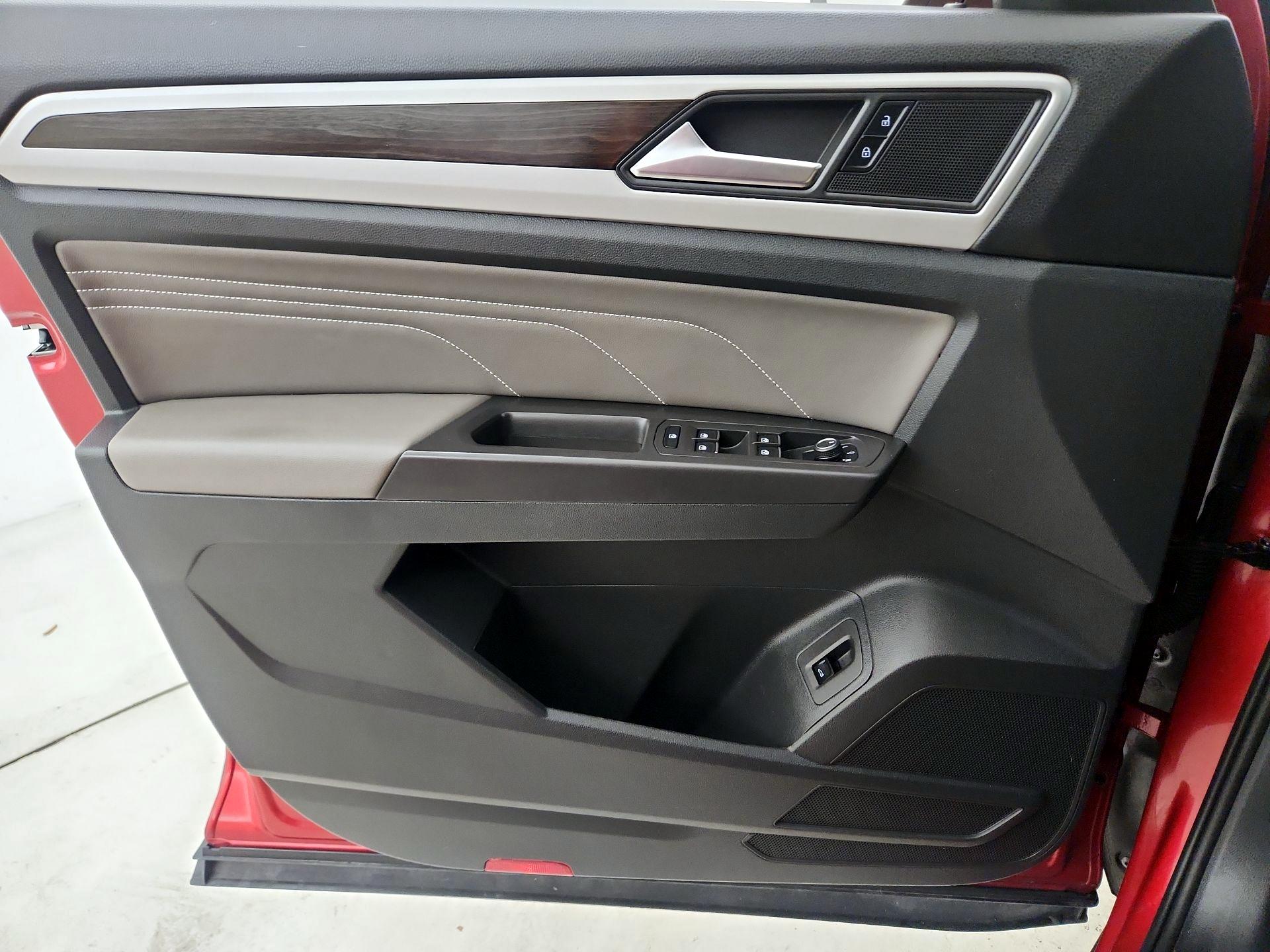 Thumbnail: 2023 Volkswagen Atlas - 12