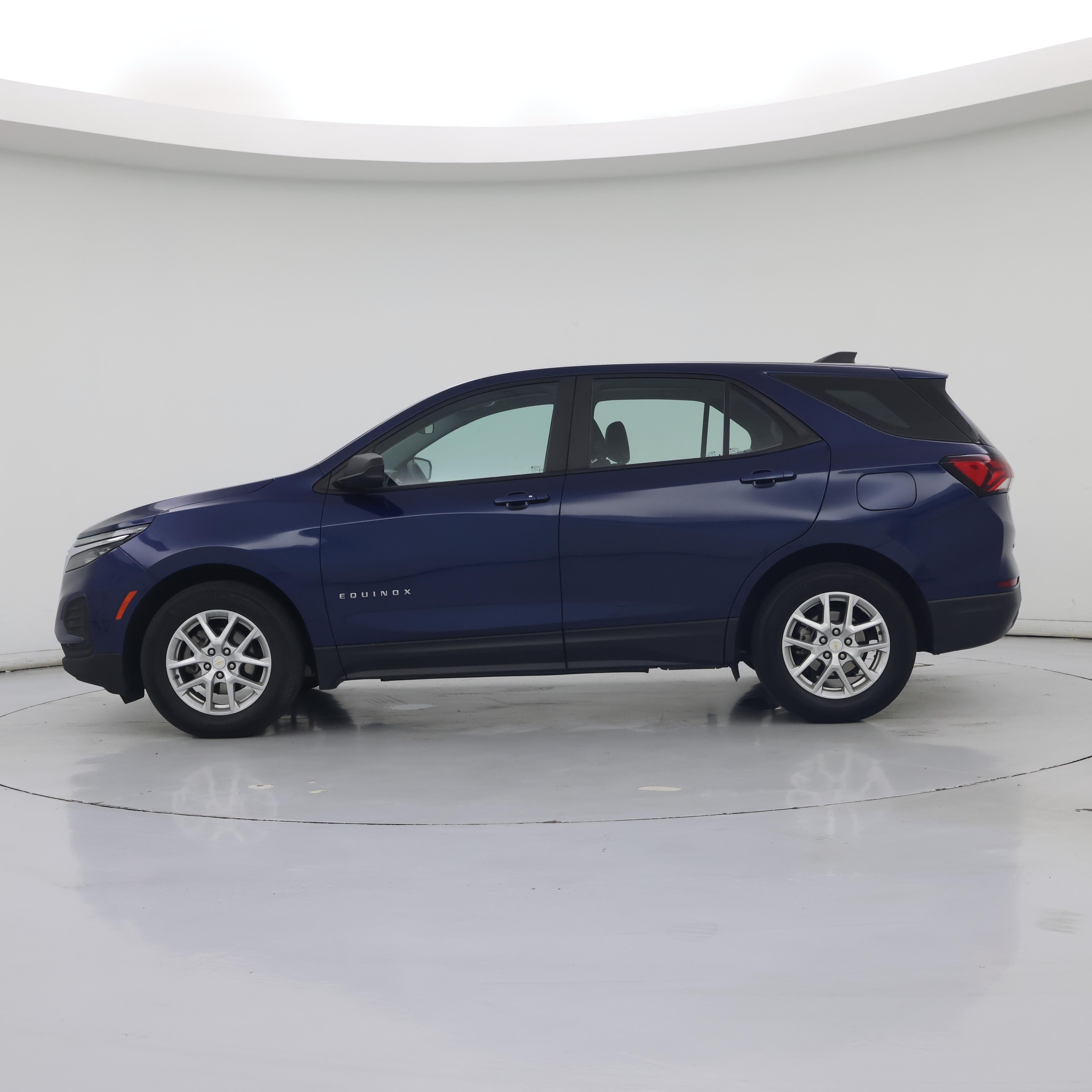 Thumbnail: 2023 Chevrolet Equinox - 3