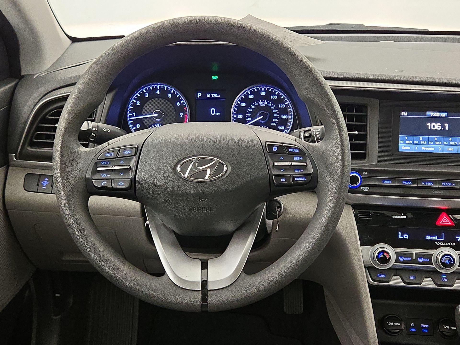 Thumbnail: 2020 Hyundai Elantra - 10