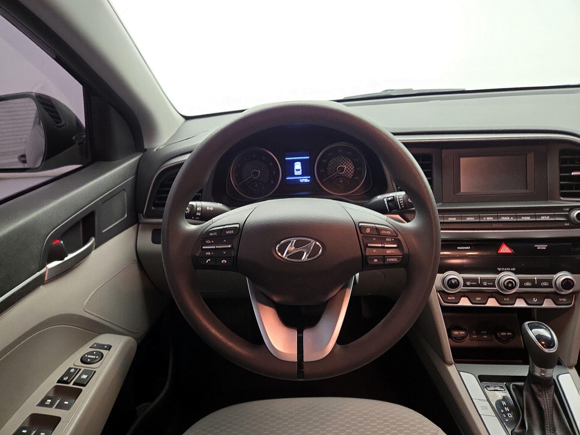 Thumbnail: 2020 Hyundai Elantra - 10