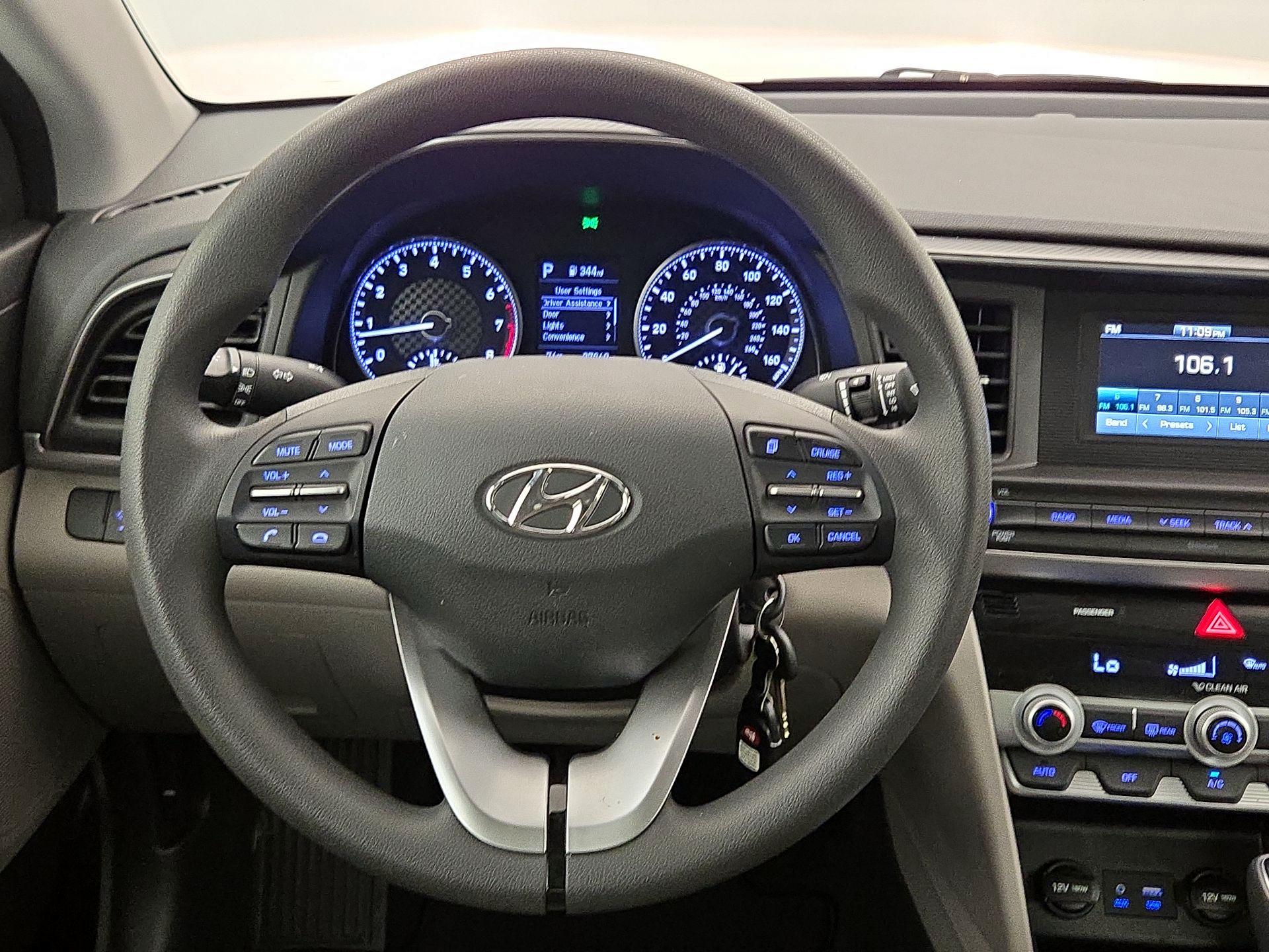 Thumbnail: 2020 Hyundai Elantra - 10