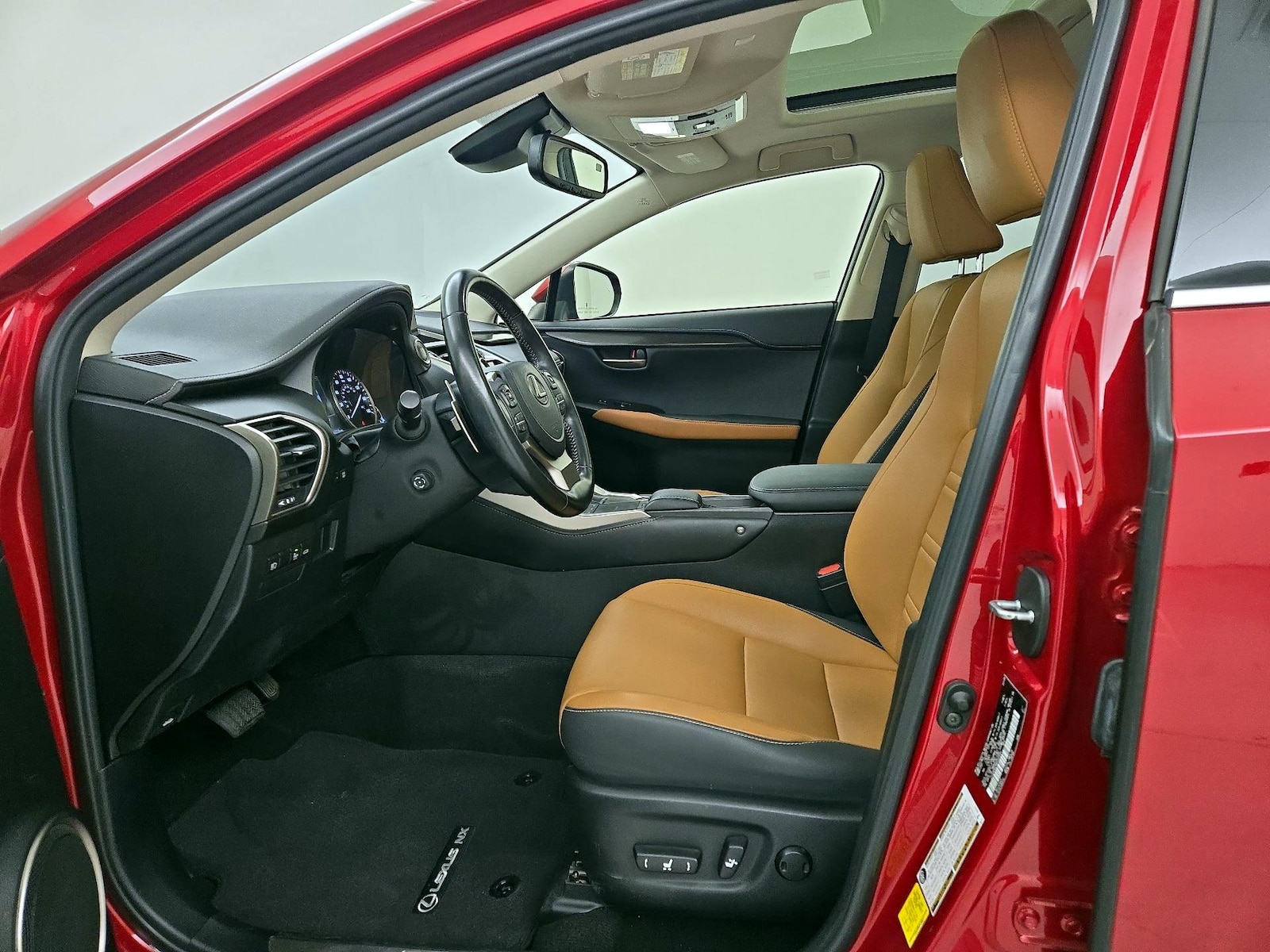 2021 Lexus NX 300 - Photo 12