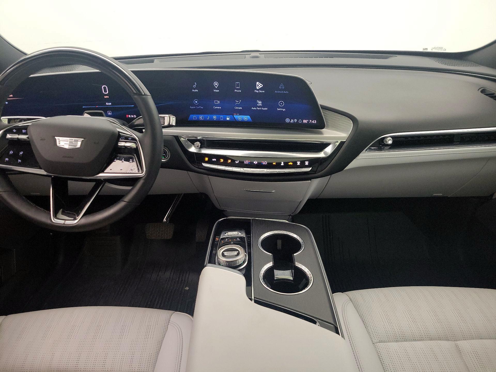 Thumbnail: 2024 Cadillac Lyriq - 9