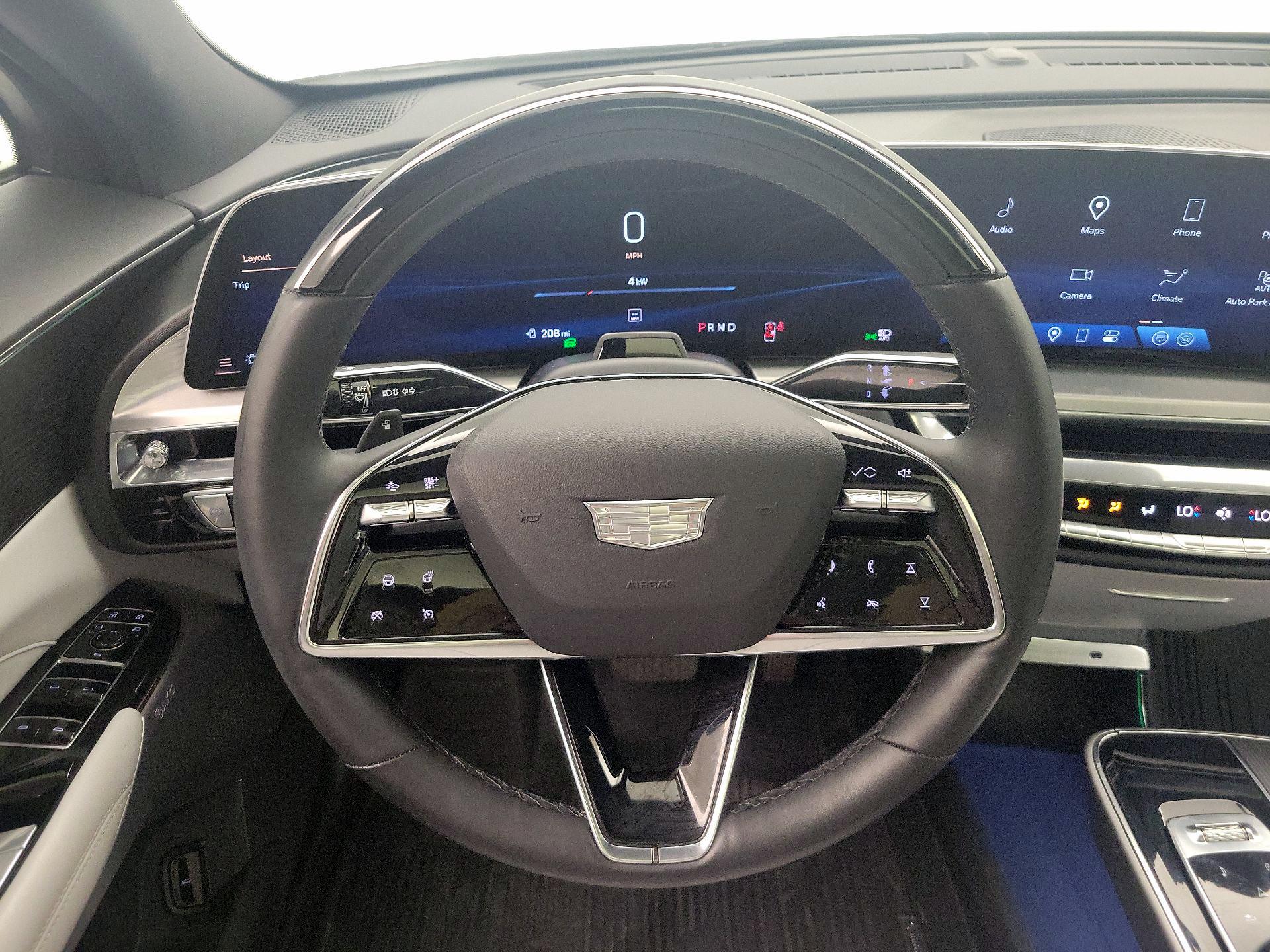 Thumbnail: 2024 Cadillac Lyriq - 10