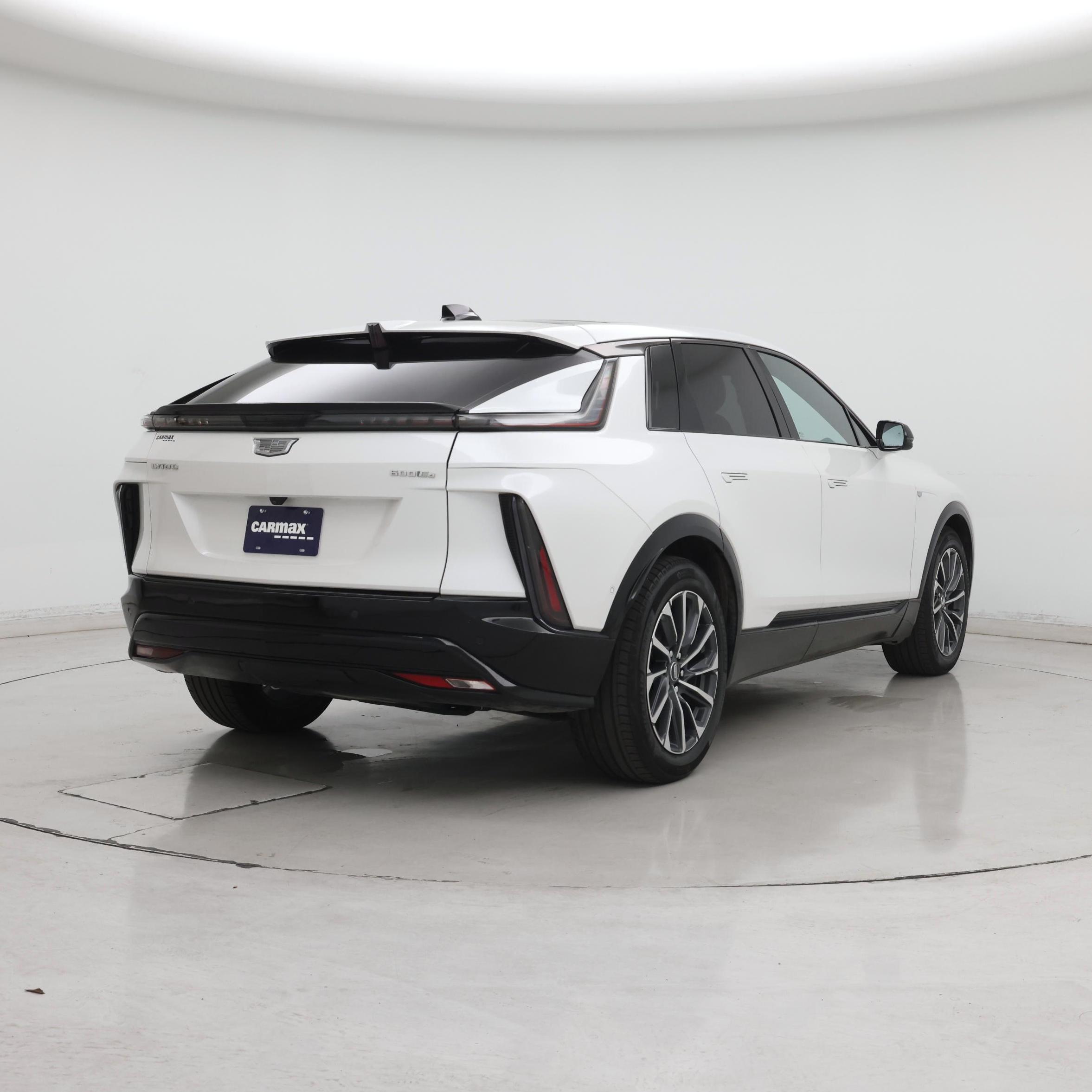 Thumbnail: 2024 Cadillac Lyriq - 8