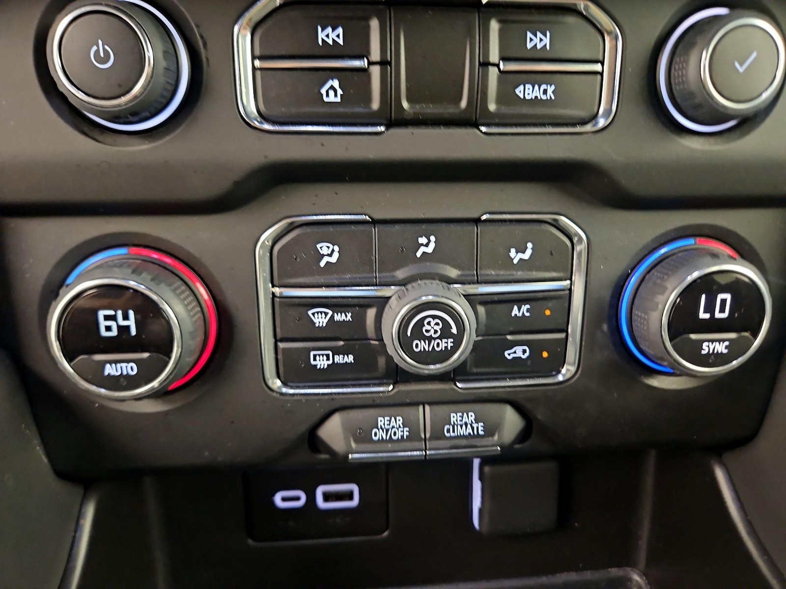 2024 Chevrolet Tahoe LS - Photo 15
