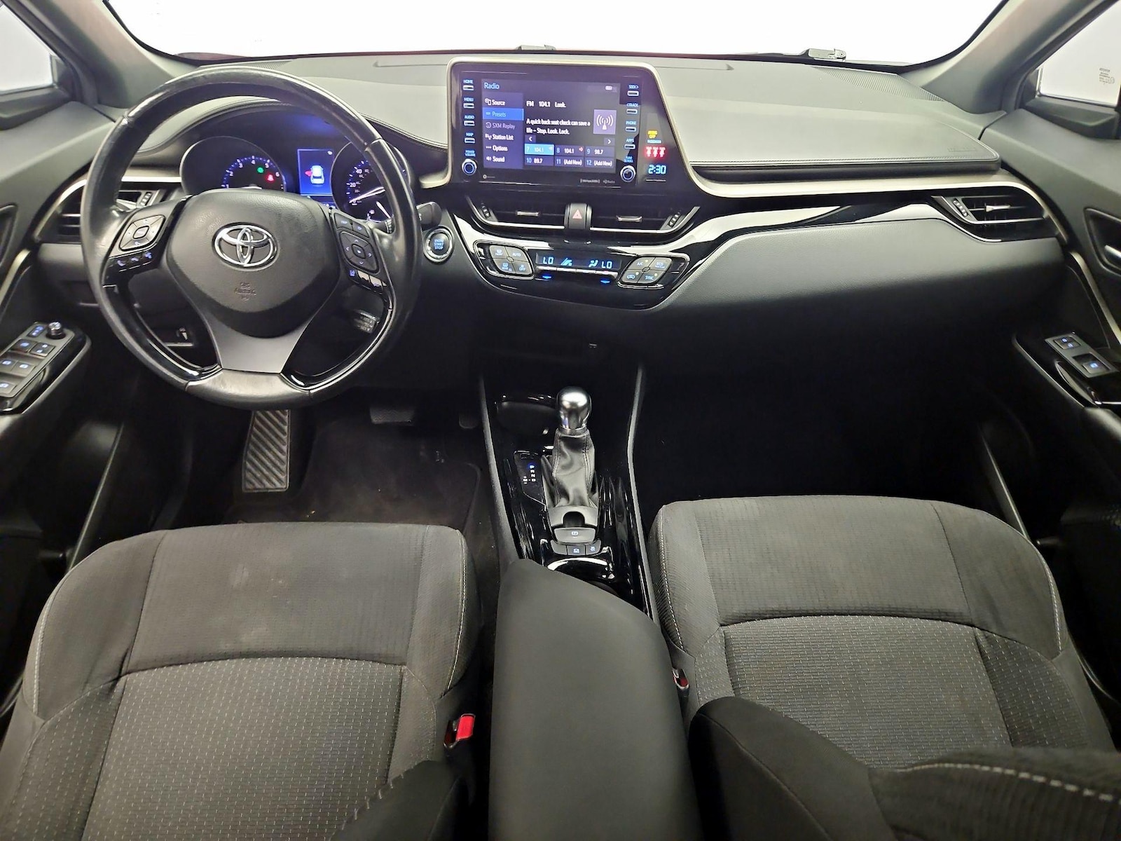 2019 Toyota C-HR XLE - Photo 10