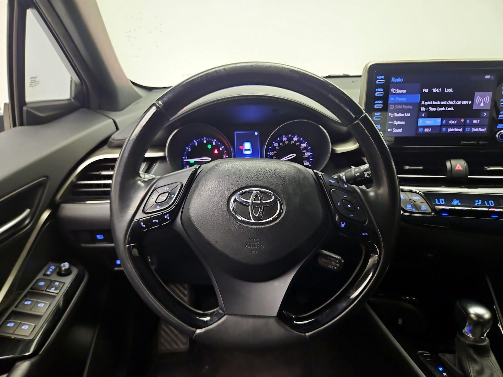 2019 Toyota C-HR XLE - Photo 11