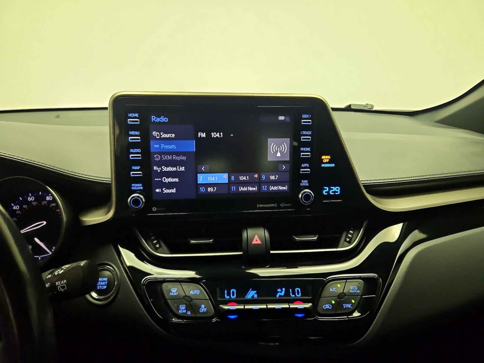 2019 Toyota C-HR XLE - Photo 15
