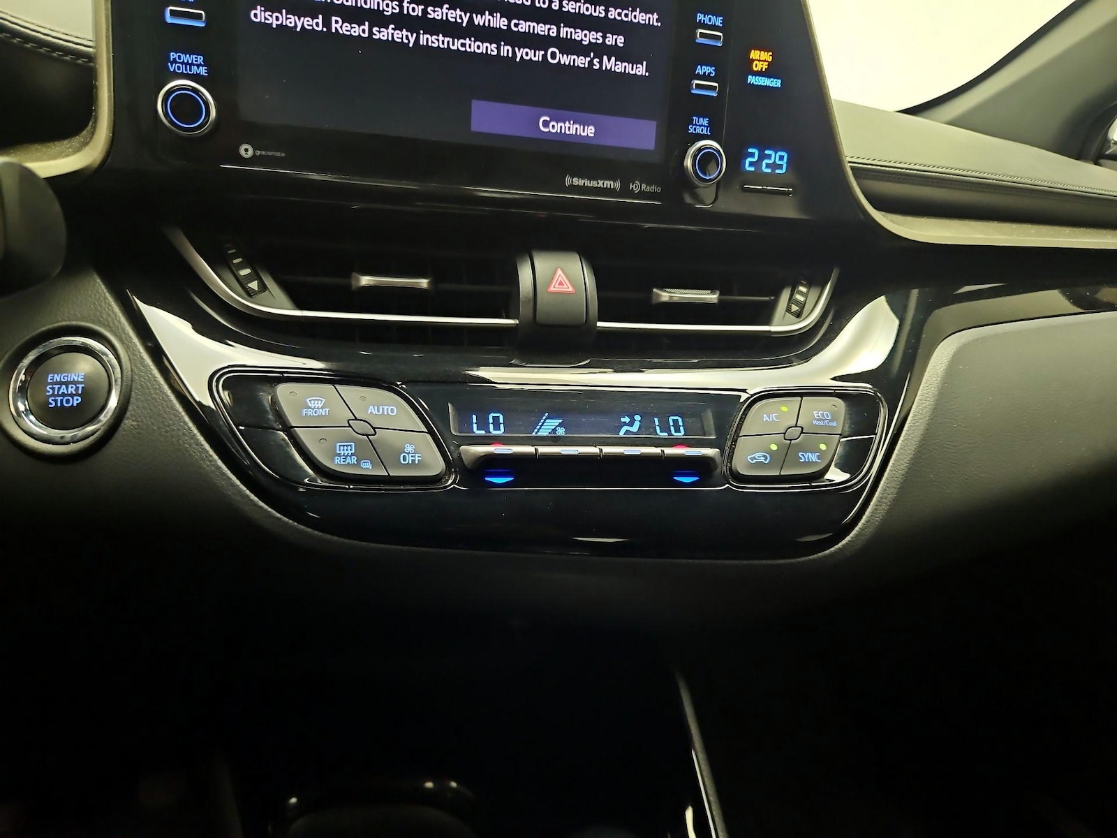 2019 Toyota C-HR XLE - Photo 16