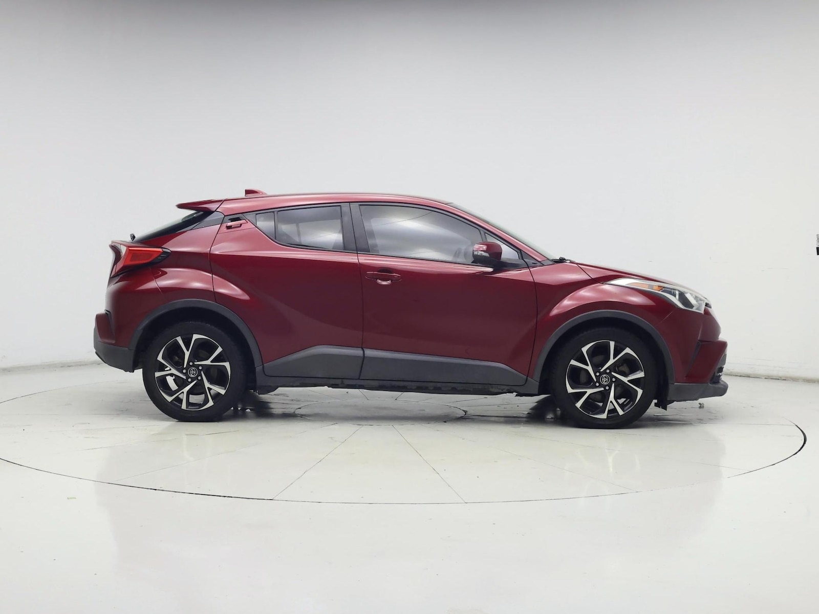 2019 Toyota C-HR XLE - Photo 8