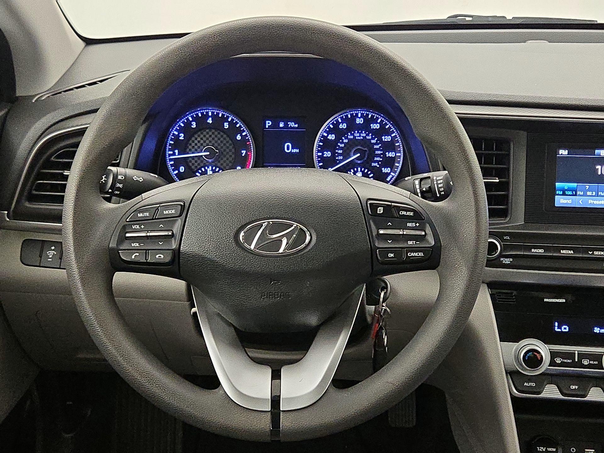 Thumbnail: 2020 Hyundai Elantra - 10