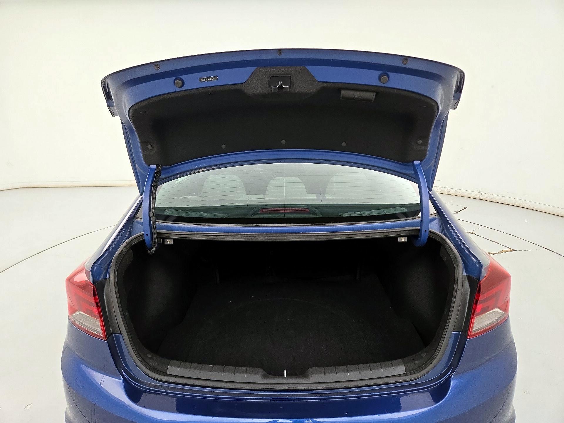 Thumbnail: 2020 Hyundai Elantra - 20