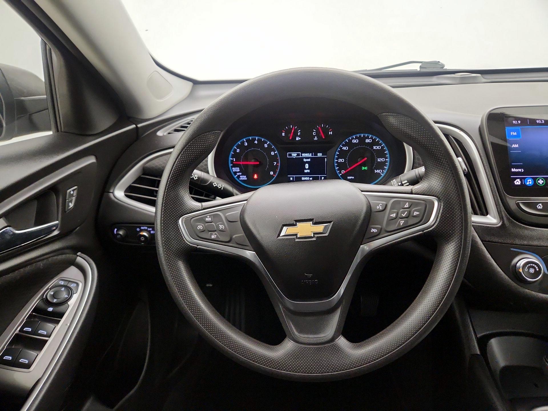 Thumbnail: 2020 Chevrolet Malibu - 10