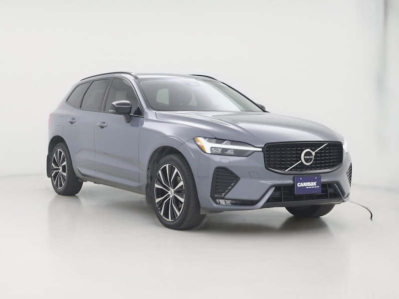 2023 Volvo XC60 B5 Plus Dark Theme