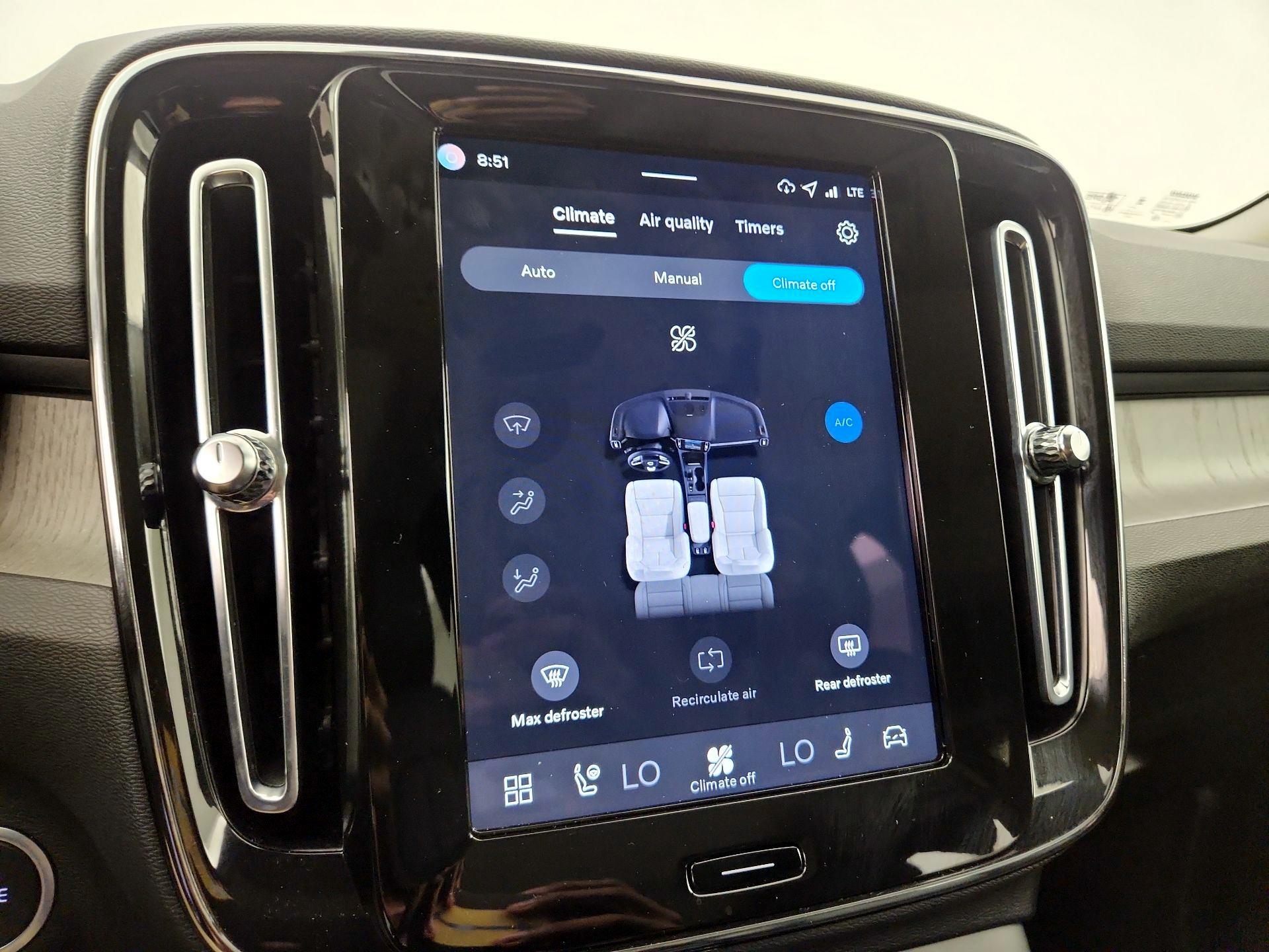 Thumbnail: 2026 Volvo XC40 - 17