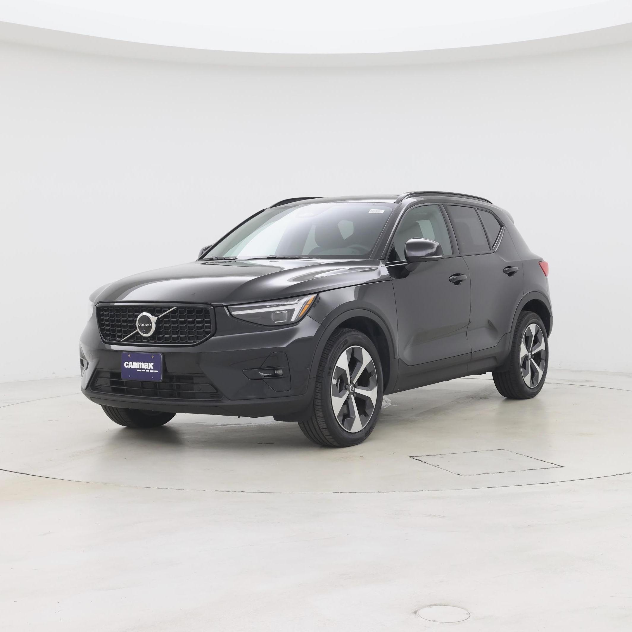 Thumbnail: 2026 Volvo XC40 - 4