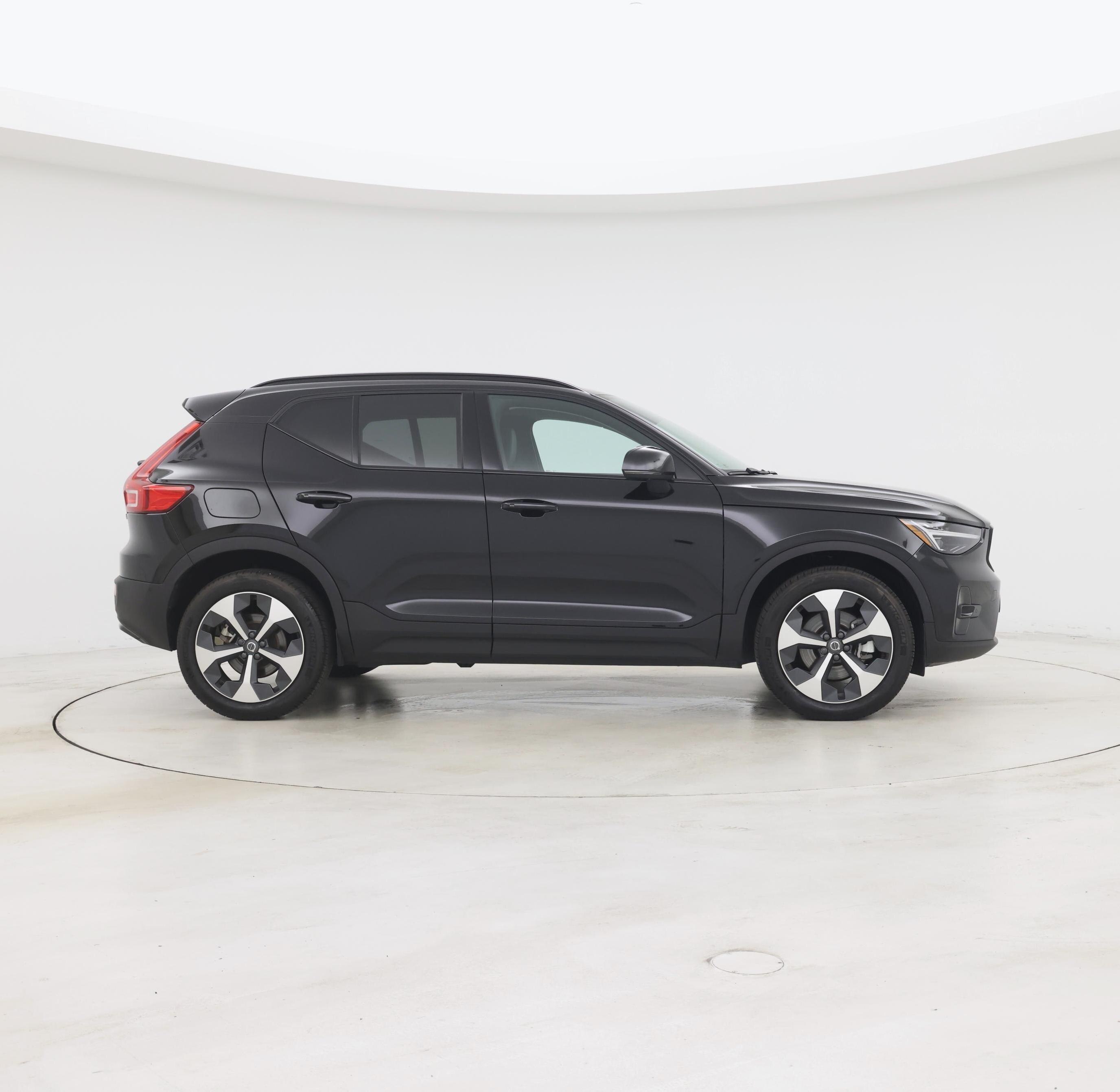 Thumbnail: 2026 Volvo XC40 - 7